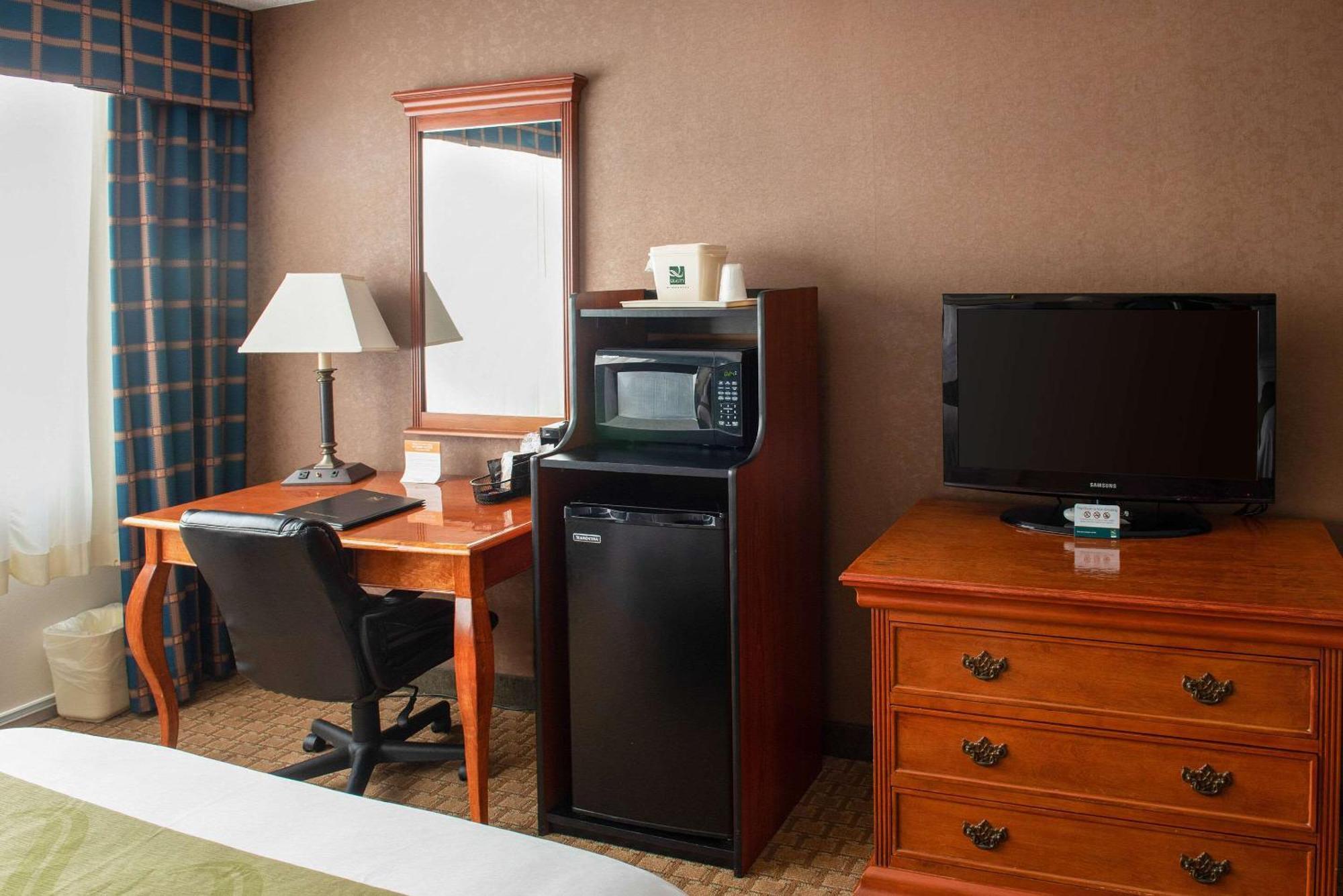 Double Room Two Double Beds Non-Smoking