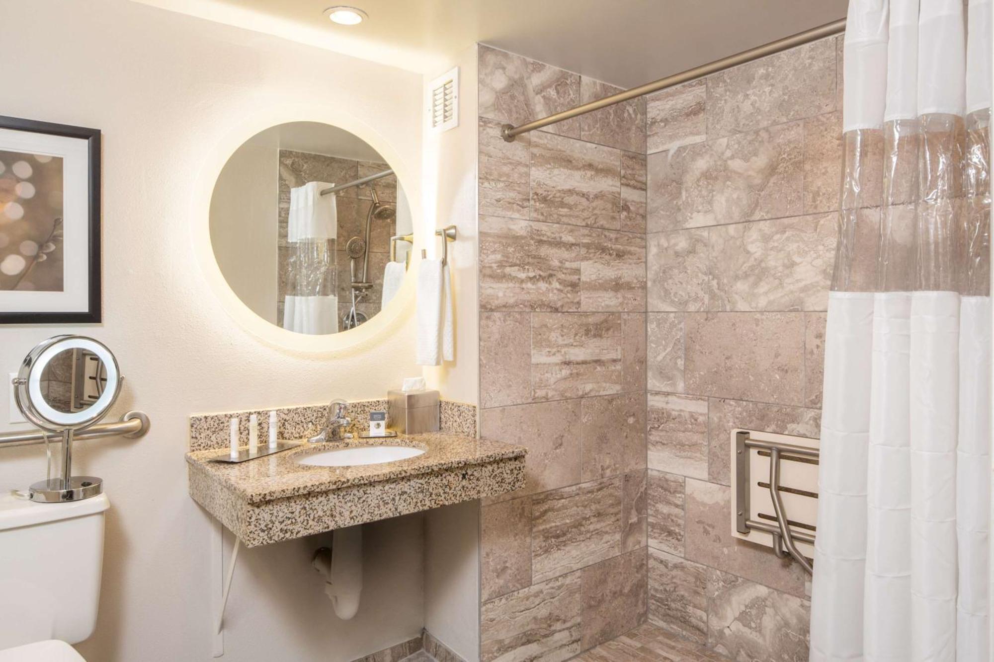 Queen Room with Two Queen Beds and Roll-In Shower - Mobility and Hearing Access