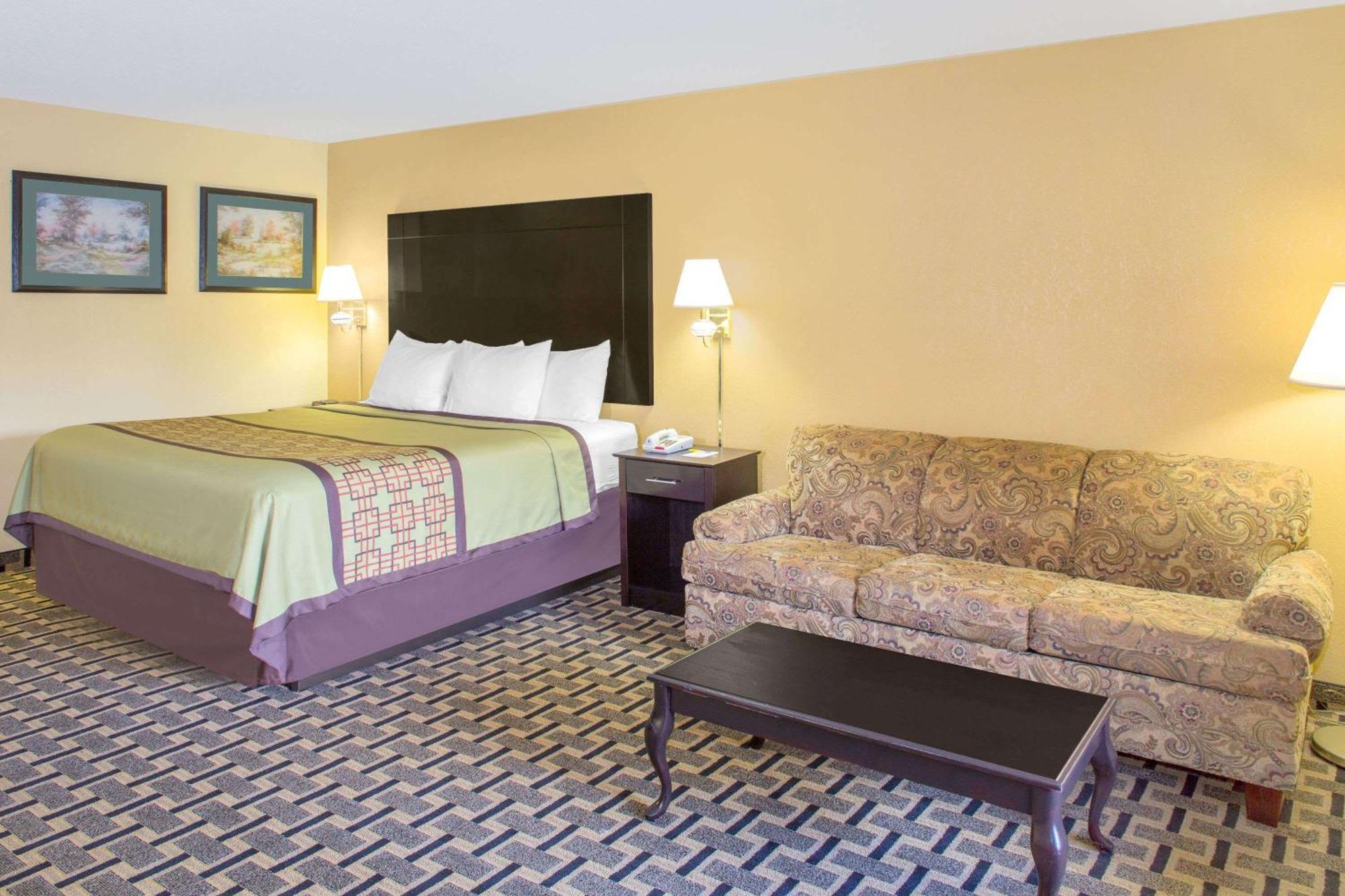 Deluxe King Suite
