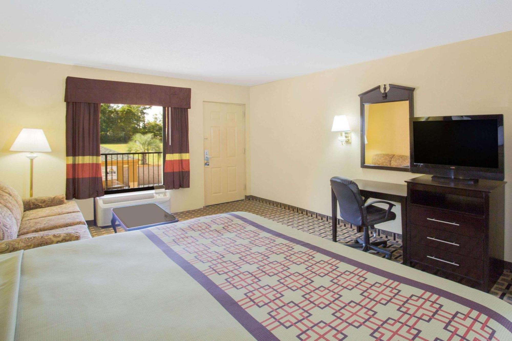Deluxe King Suite