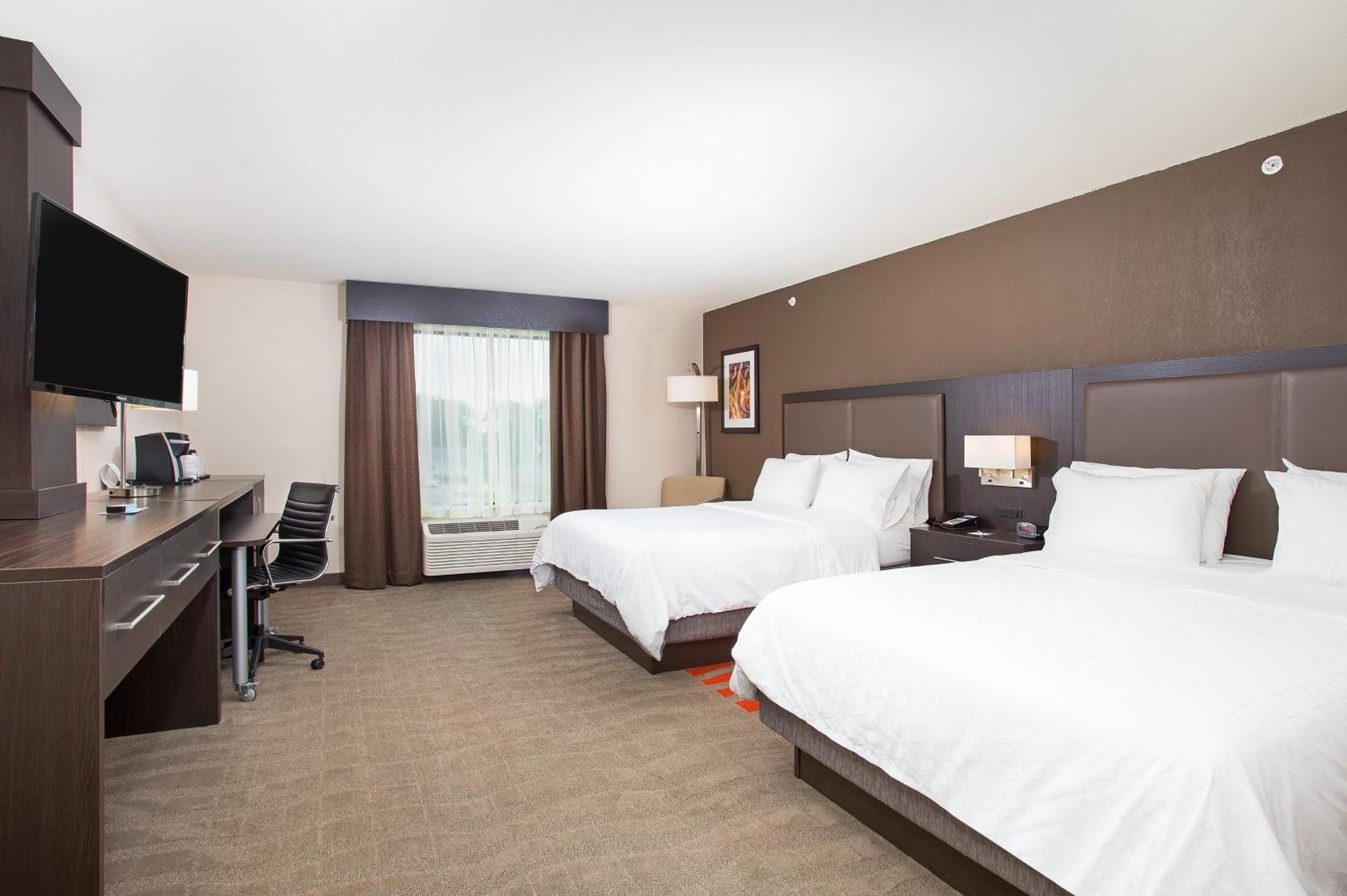 Standard Room with Two Queen Beds