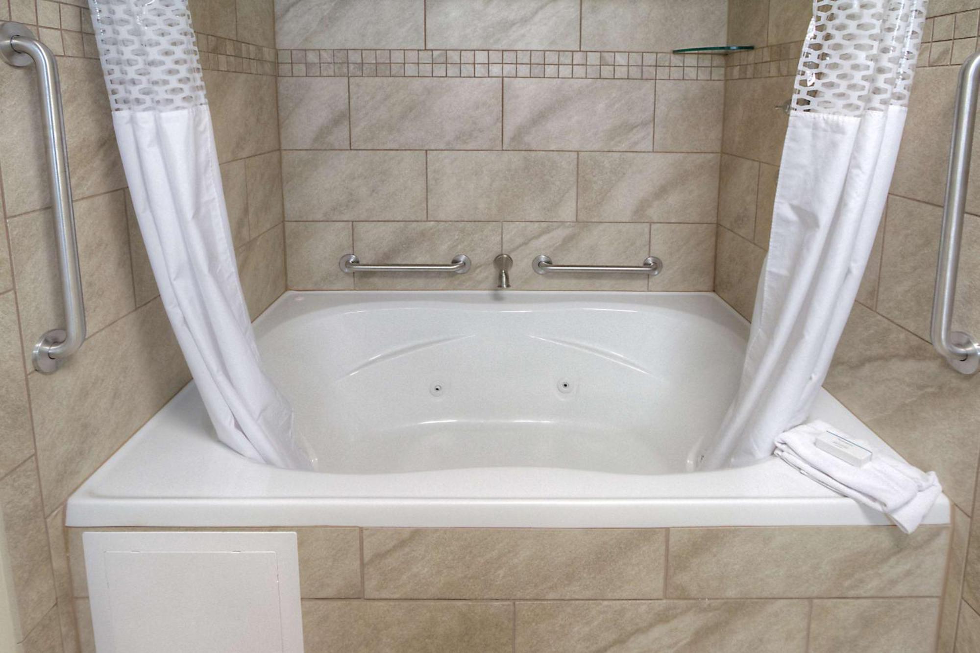 King Room with Spa Bath