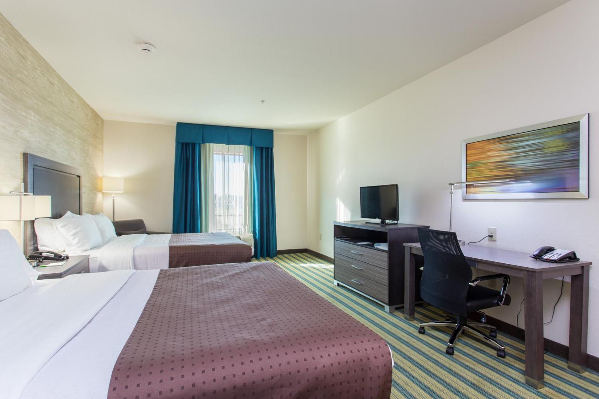 Standard Queen Room Two Queen Beds