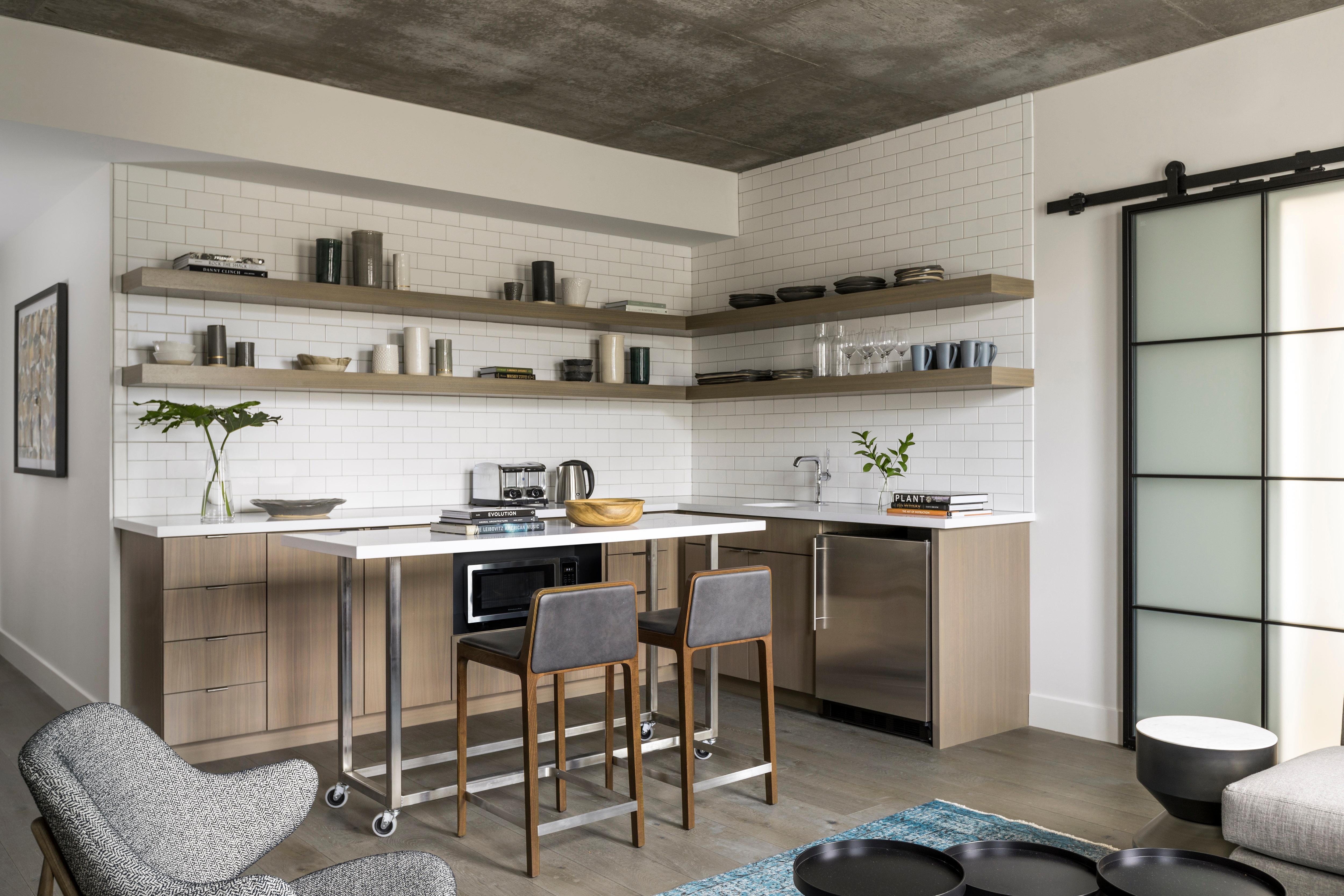 One-Bedroom King Suite with Tub and Walk-In Shower,1448879386:JPEG