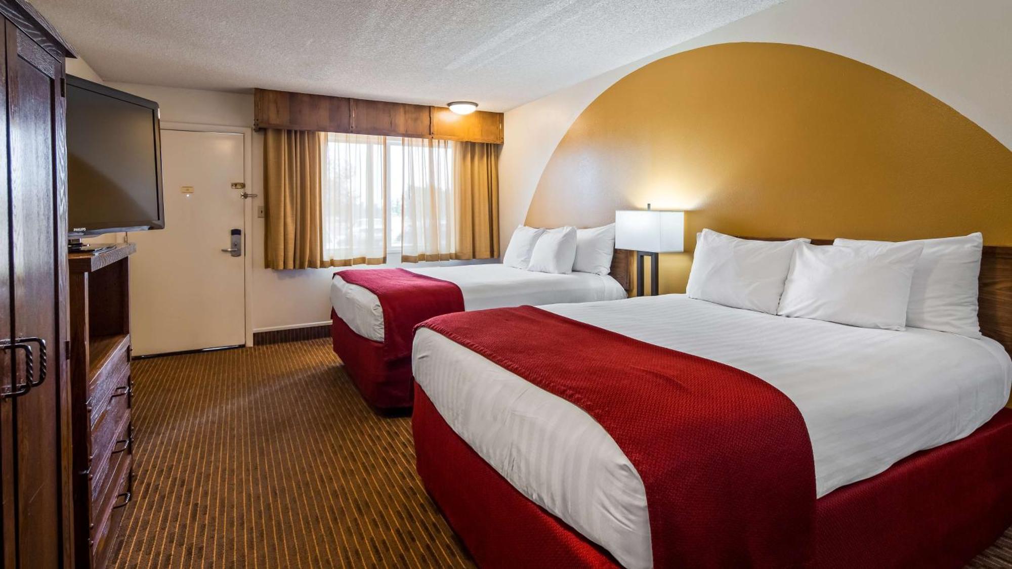 Queen Room Two Queen Beds Non-Smoking