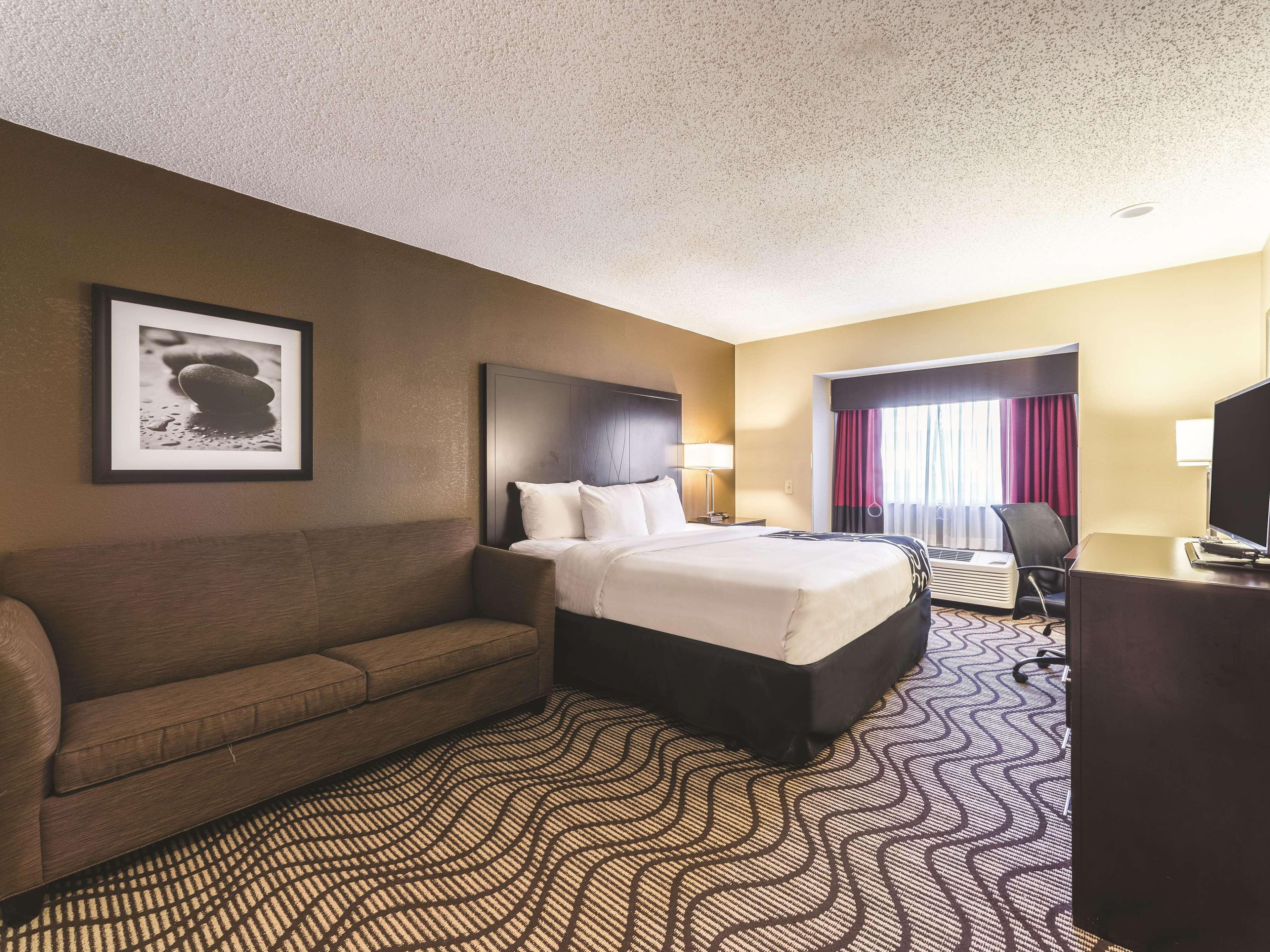 Deluxe King Room - Disability Access