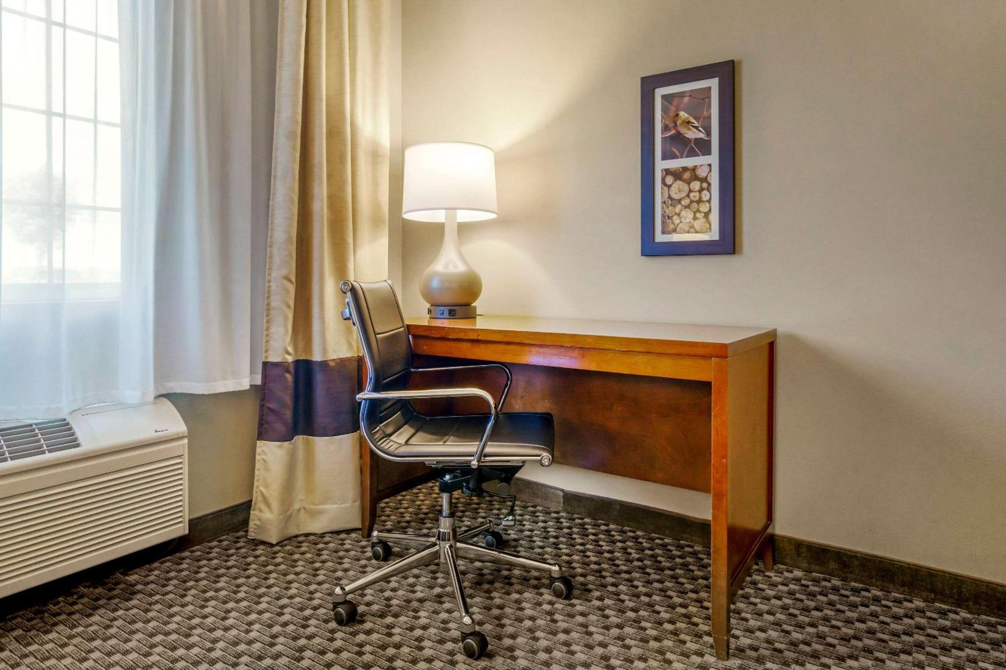 Queen Room Disability Access or Non-Smoking