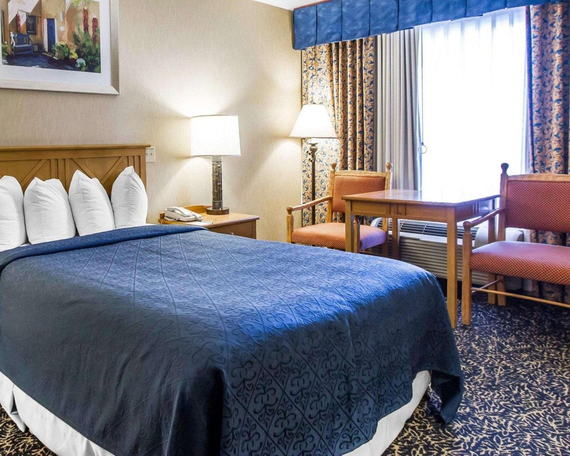 Double Room Accessible or Smoking