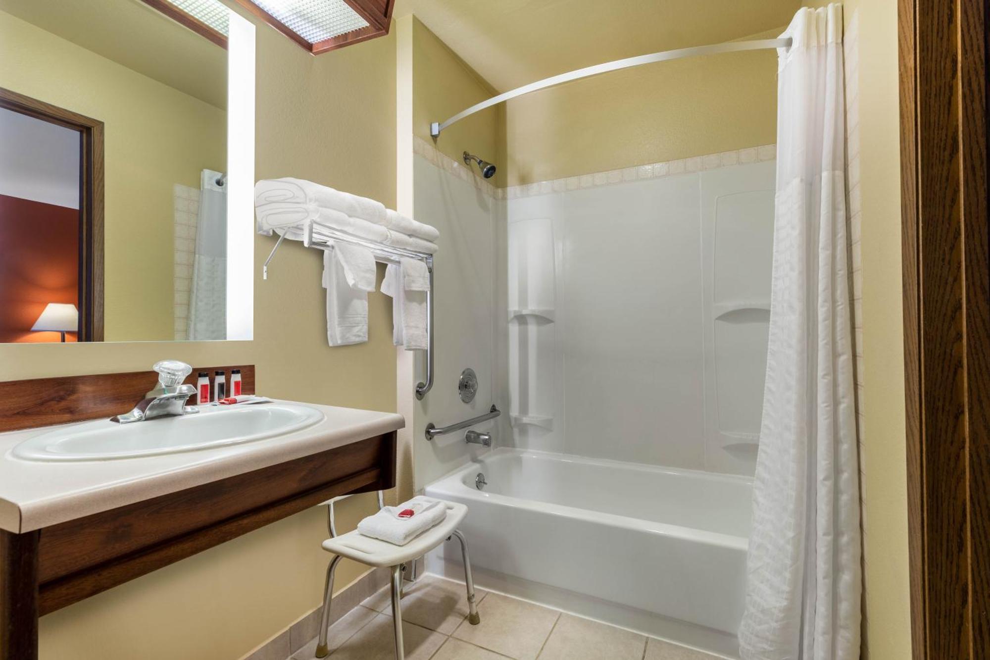 Queen Room Two Queen Beds Bath Tub Mobility Accessible or Pet Friendly Non-Smoking