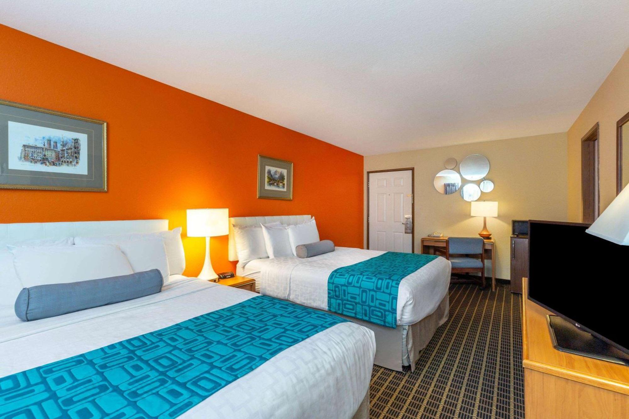 Queen Room Two Queen Beds Pet Friendly or Non-Smoking