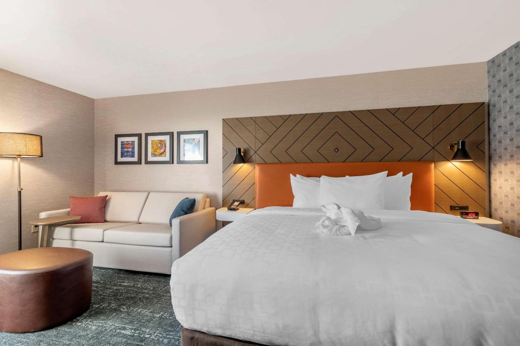 Standard King Room