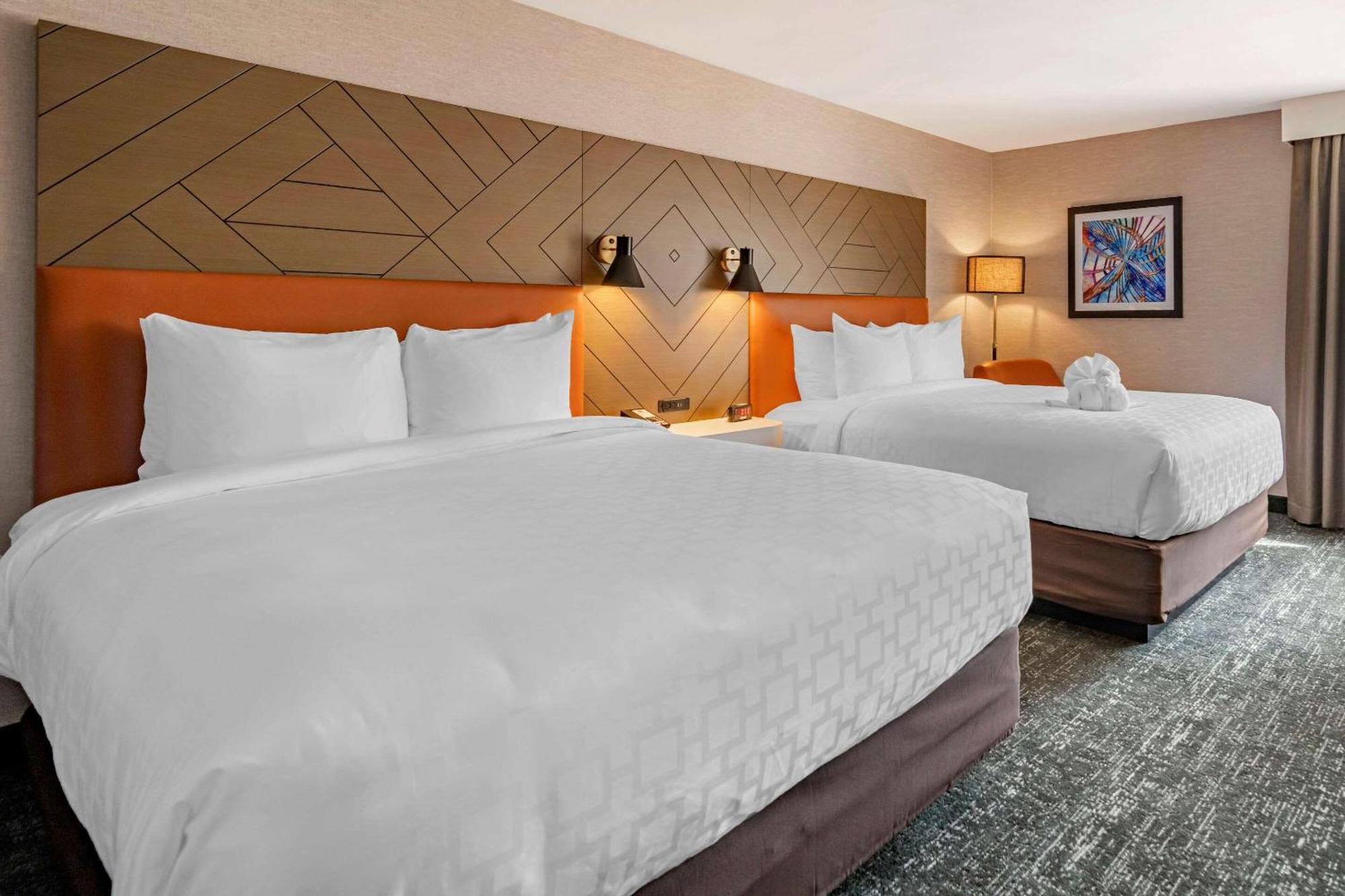 Queen Room Two Queen Beds Non-Smoking