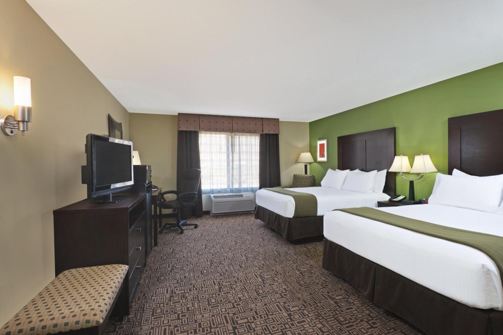 Standard Queen Room Two Queen Beds