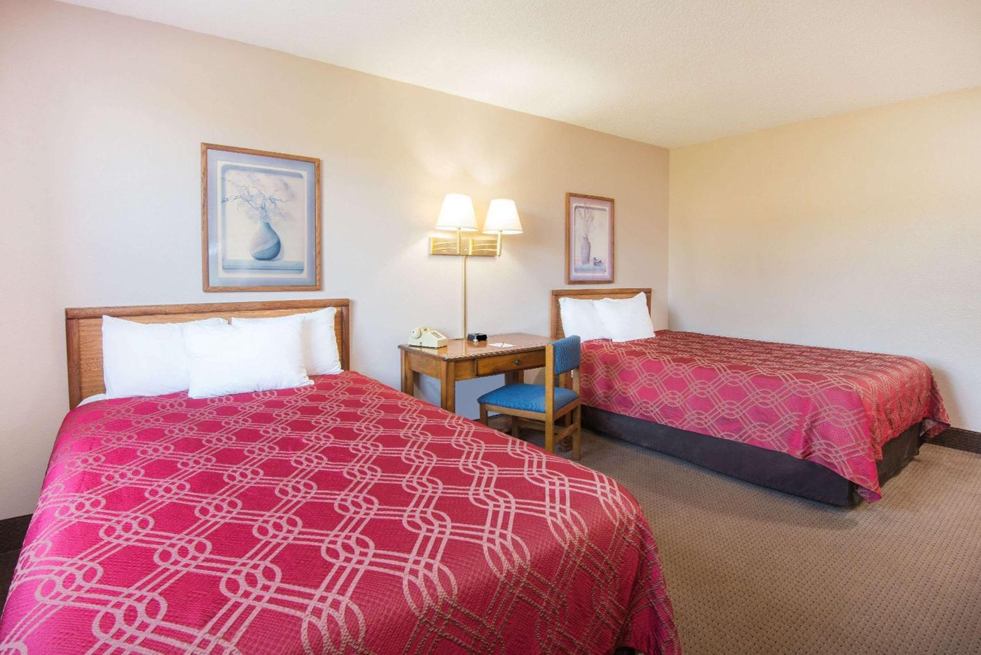 Double Room Two Double Beds Non-Smoking