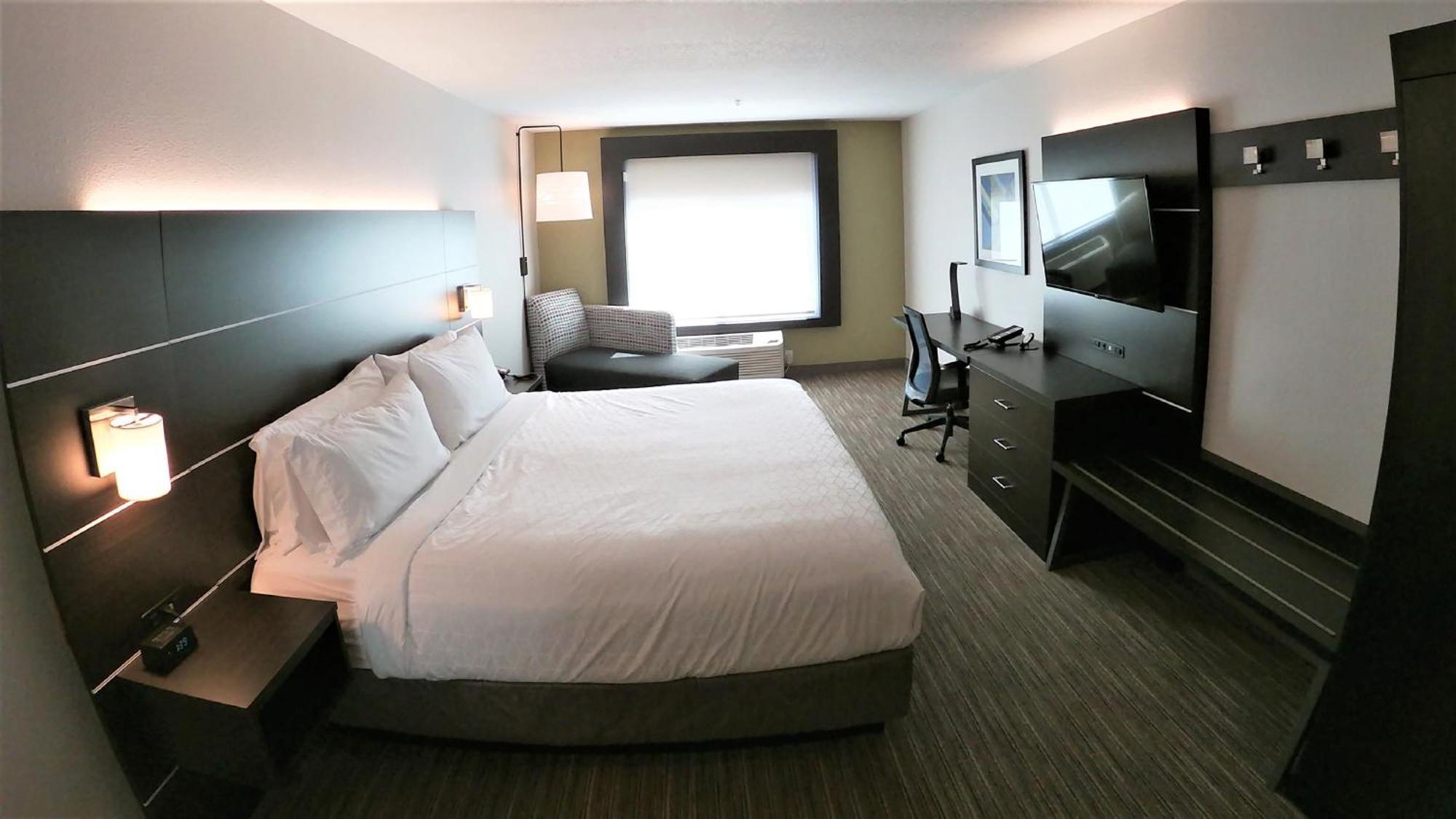 Standard King Room