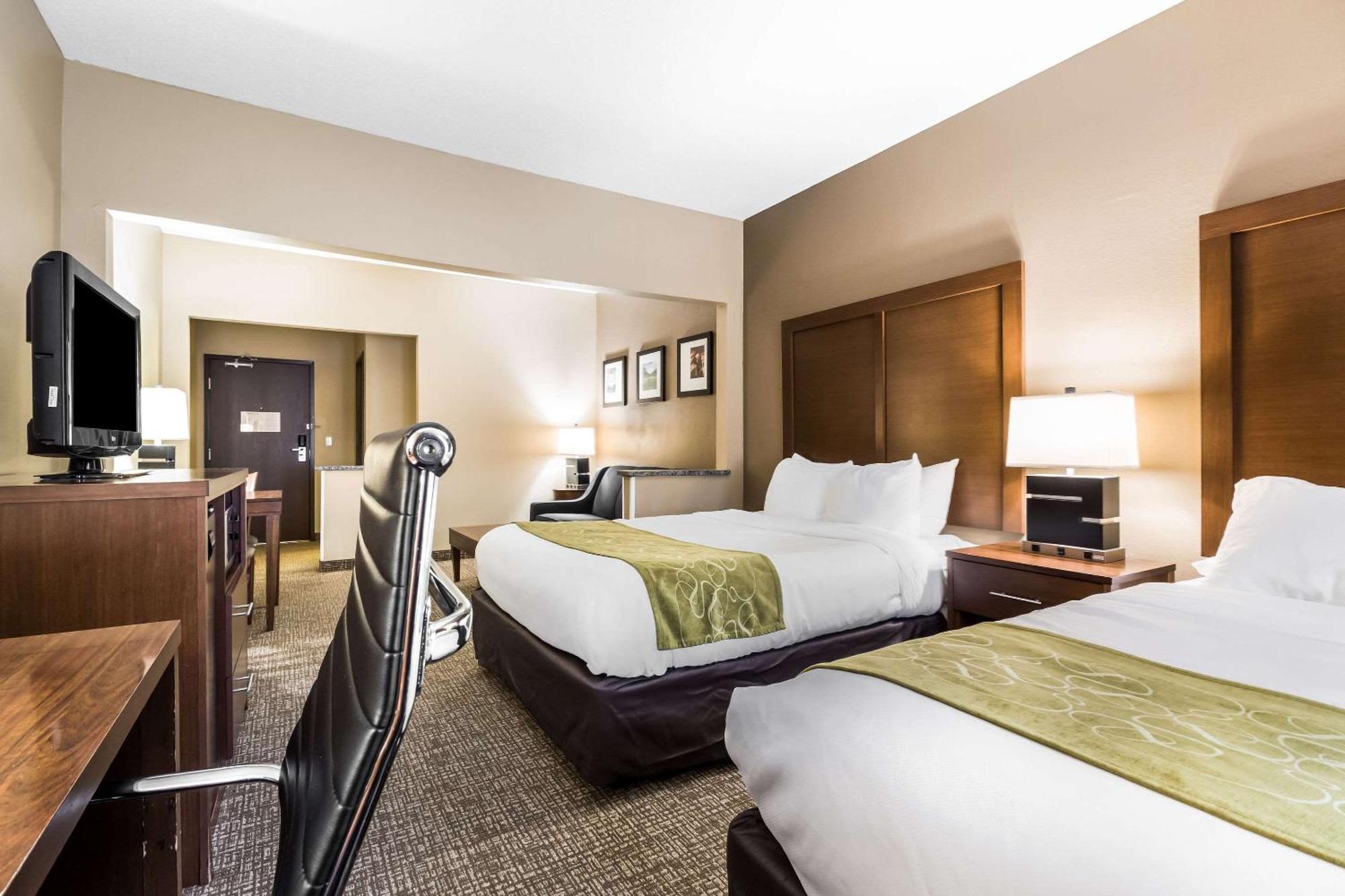 Queen Suite Two Queen Beds Non-Smoking