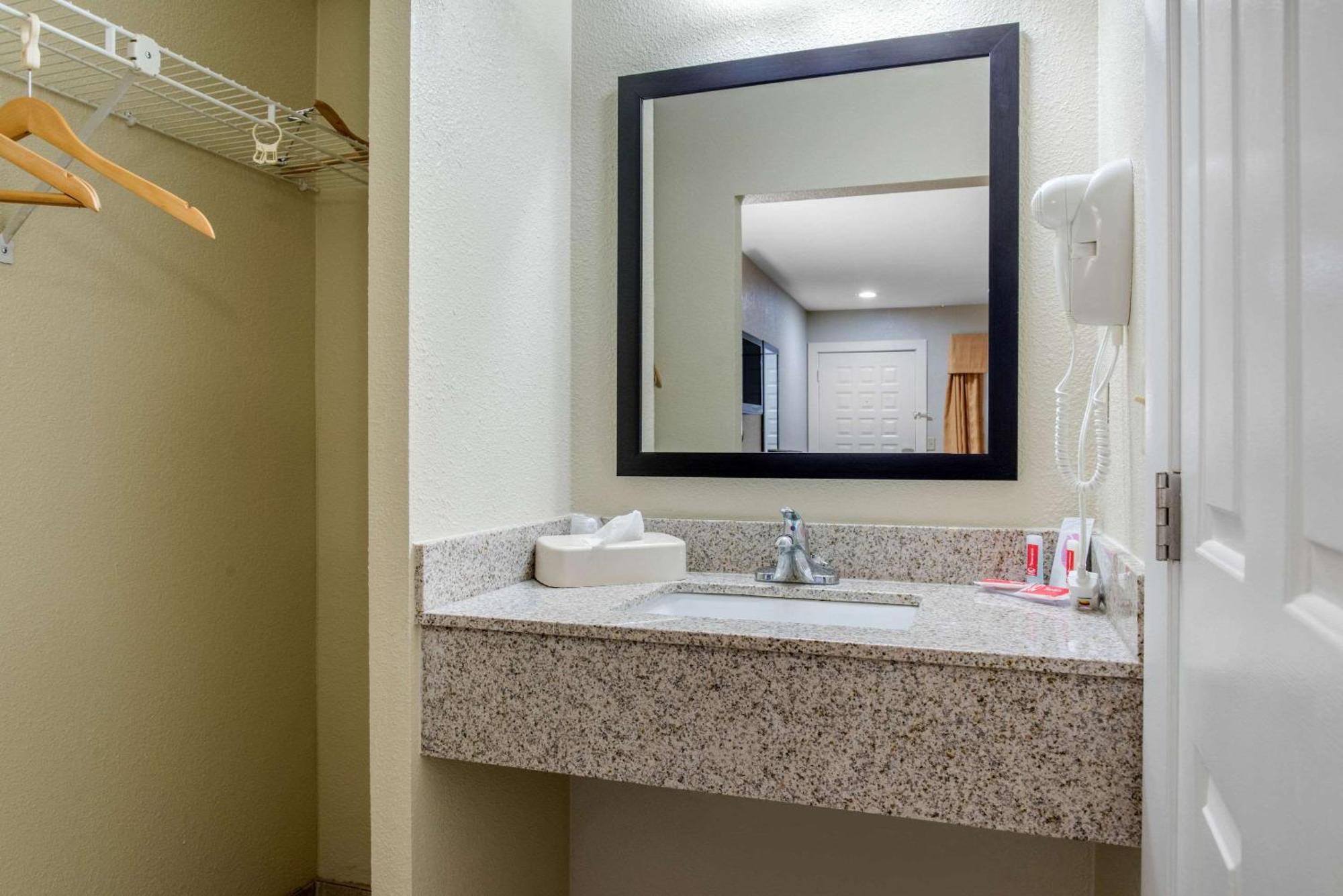 Double Room with Two Double Beds - Non-Smoking