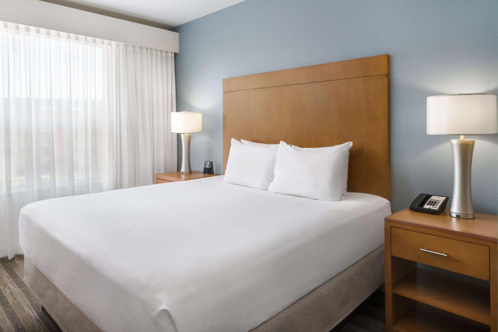 One-Bedroom King Suite