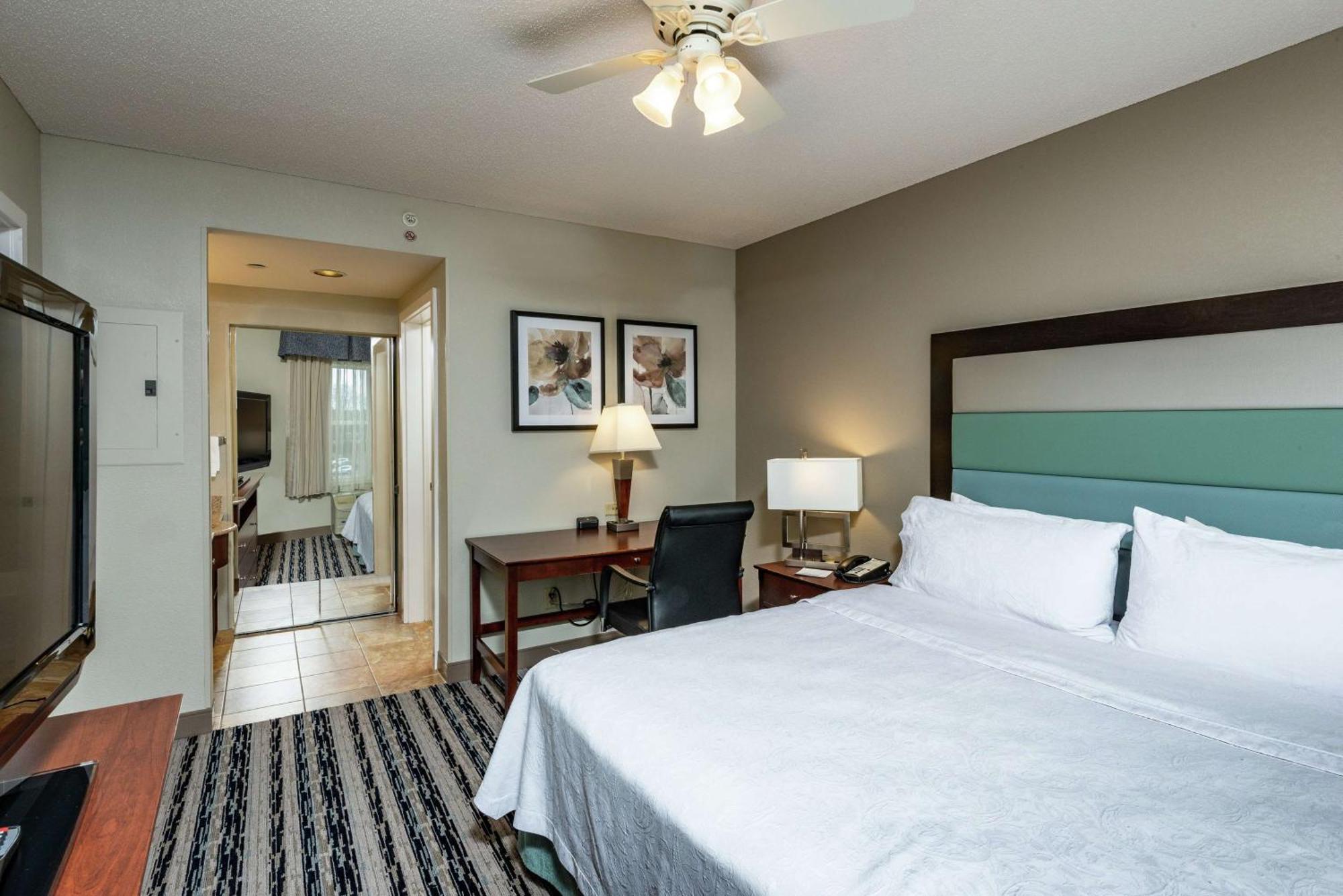 One-Bedroom King Suite - Non-Smoking