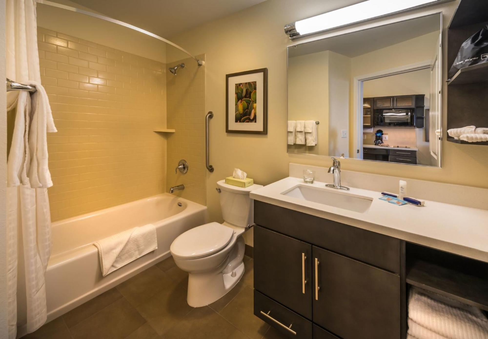 Queen Studio Suite with Two Queen Beds - Non-Smoking