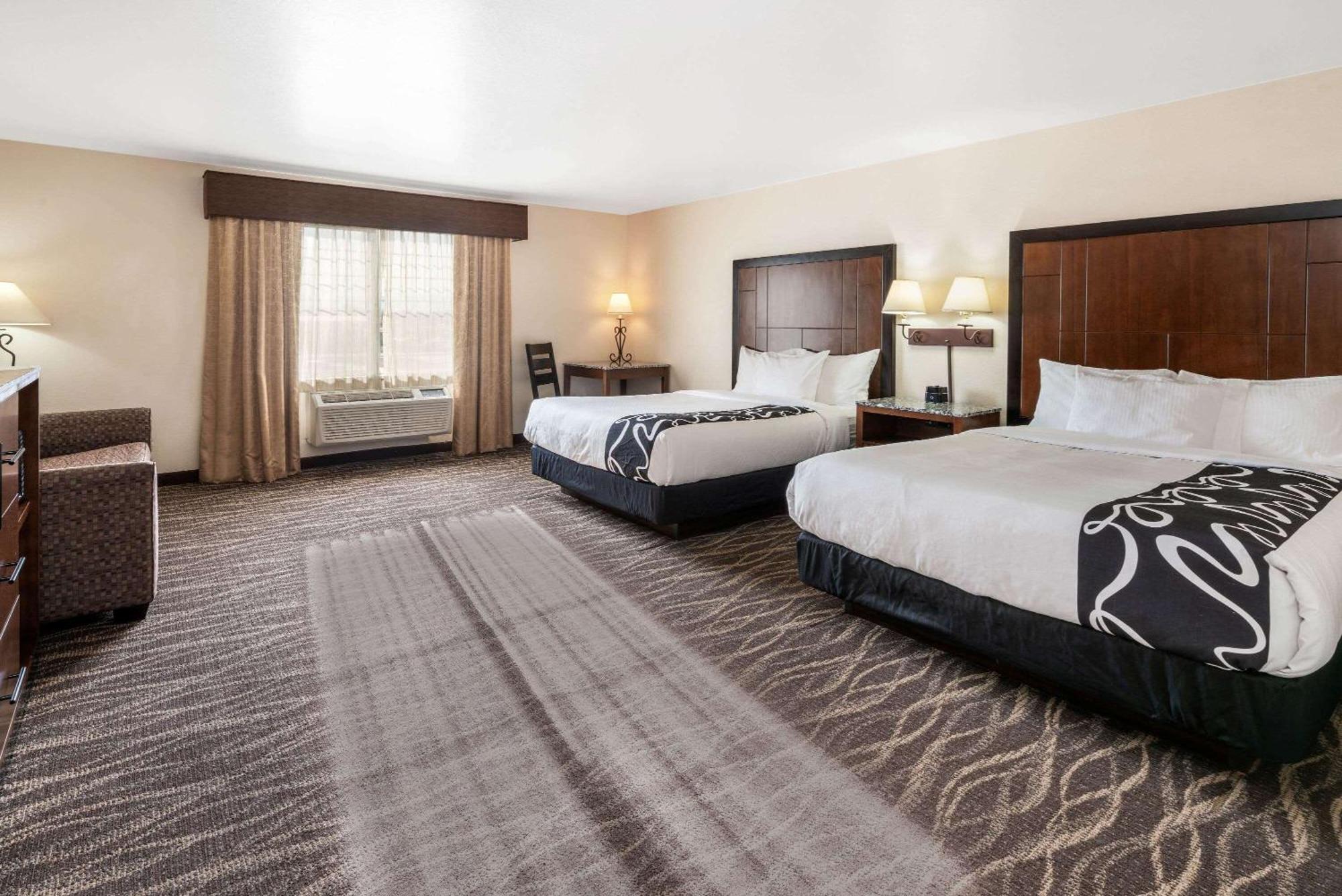 Deluxe Queen Room Two Queen Beds