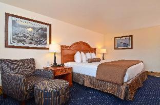 Queen Room with Roll-in Shower - Non-Smoking/Mobility Access