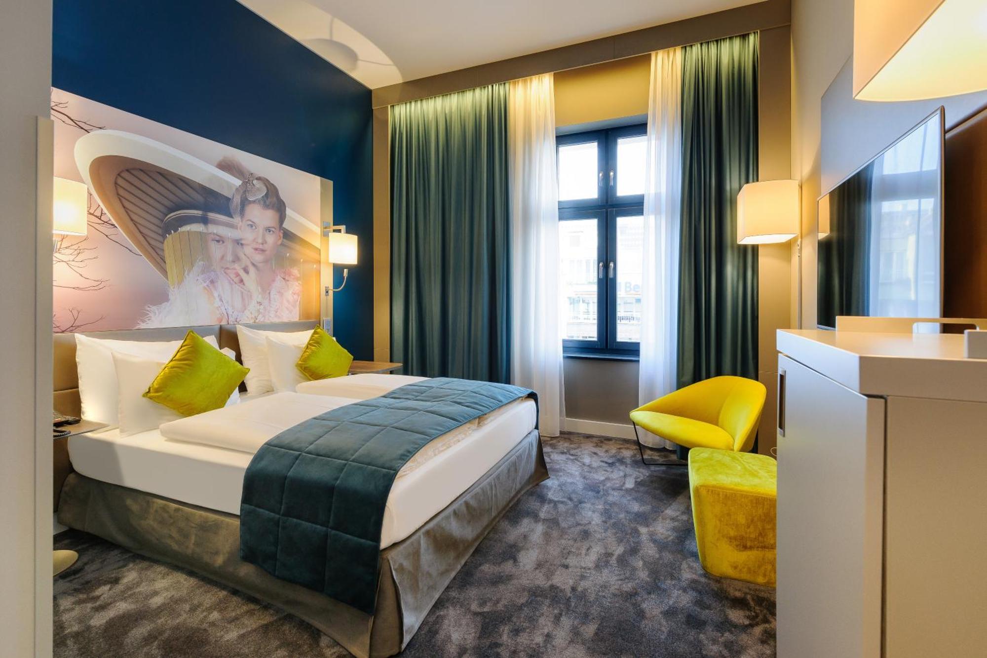 Standard Queen Room,1588280917:JPEG