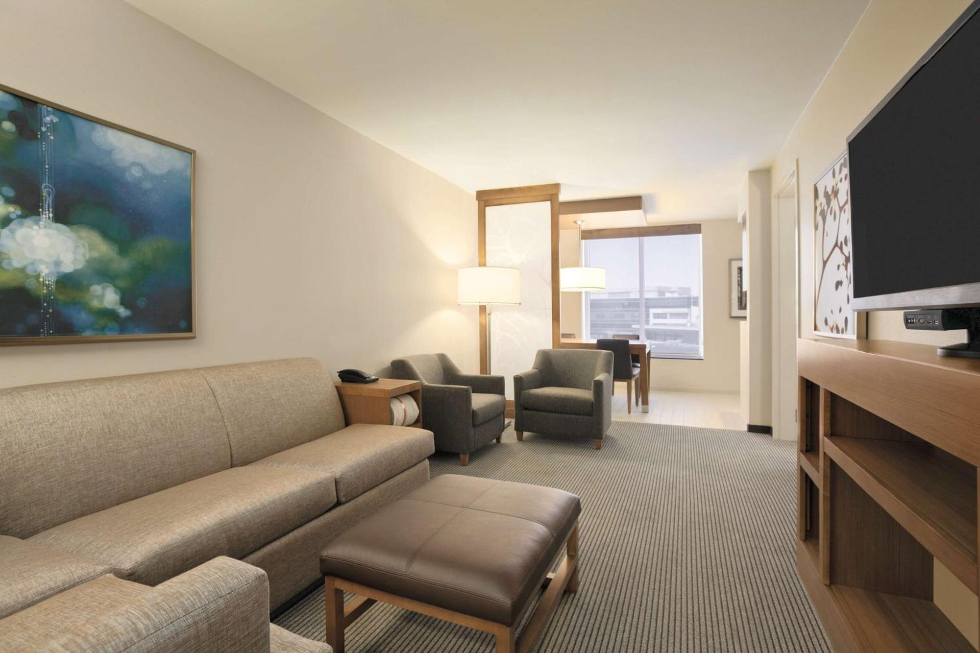 One-Bedroom King Suite with Sofa Bed,1282356349:JPEG