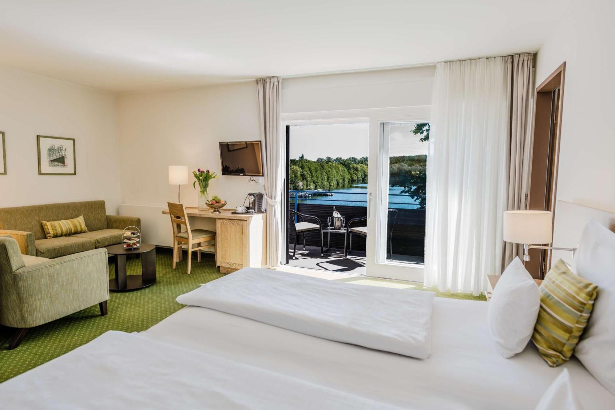 Double Room Balcony Lake View