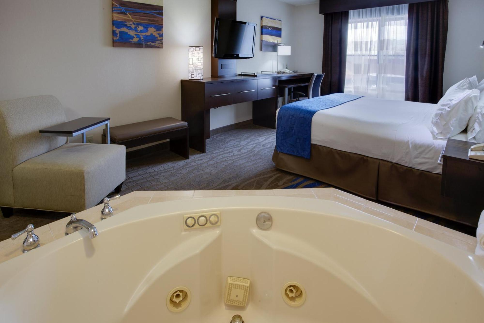 King Suite with Spa Bath