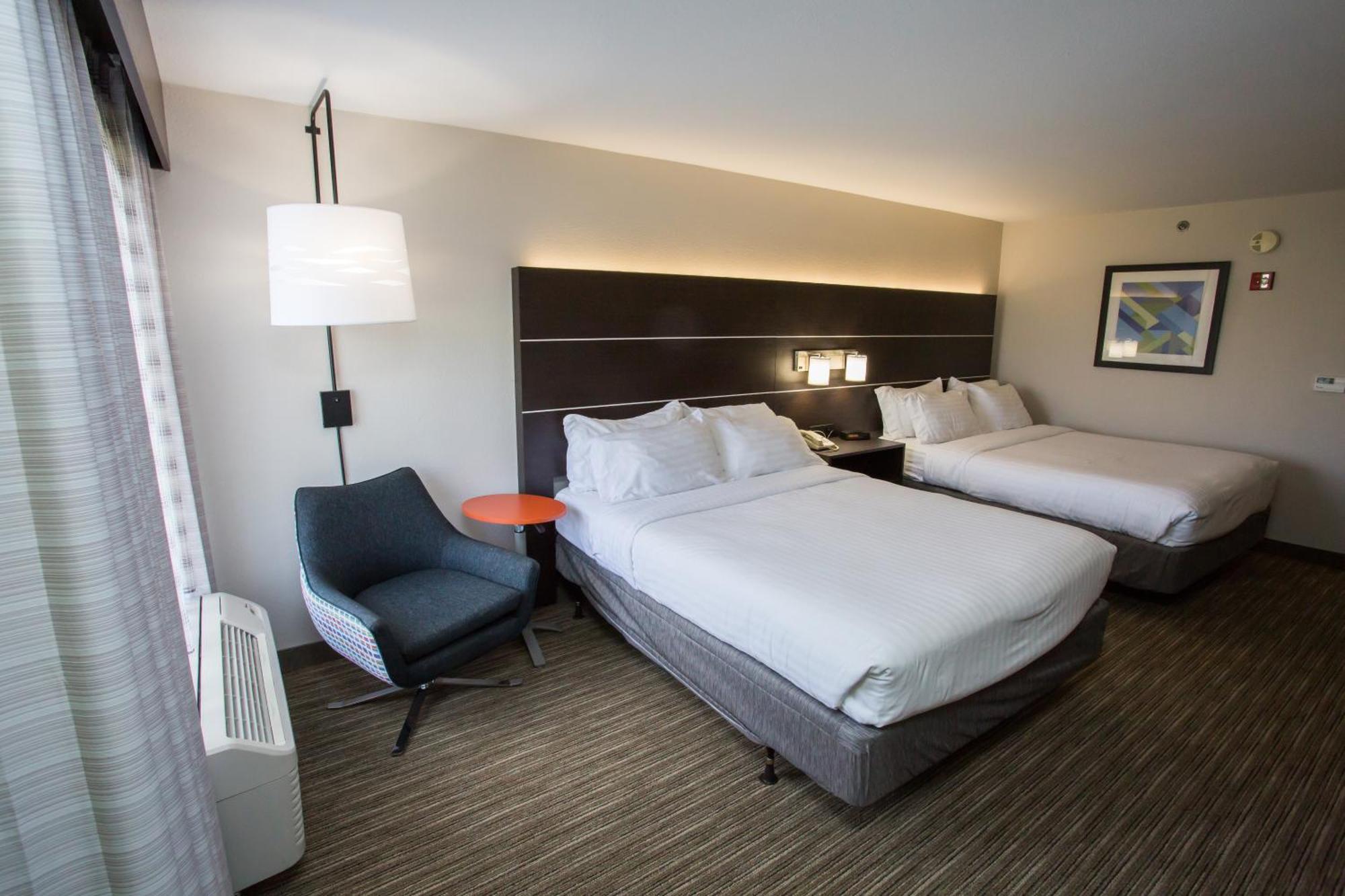 Standard Queen Room Two Queen Beds