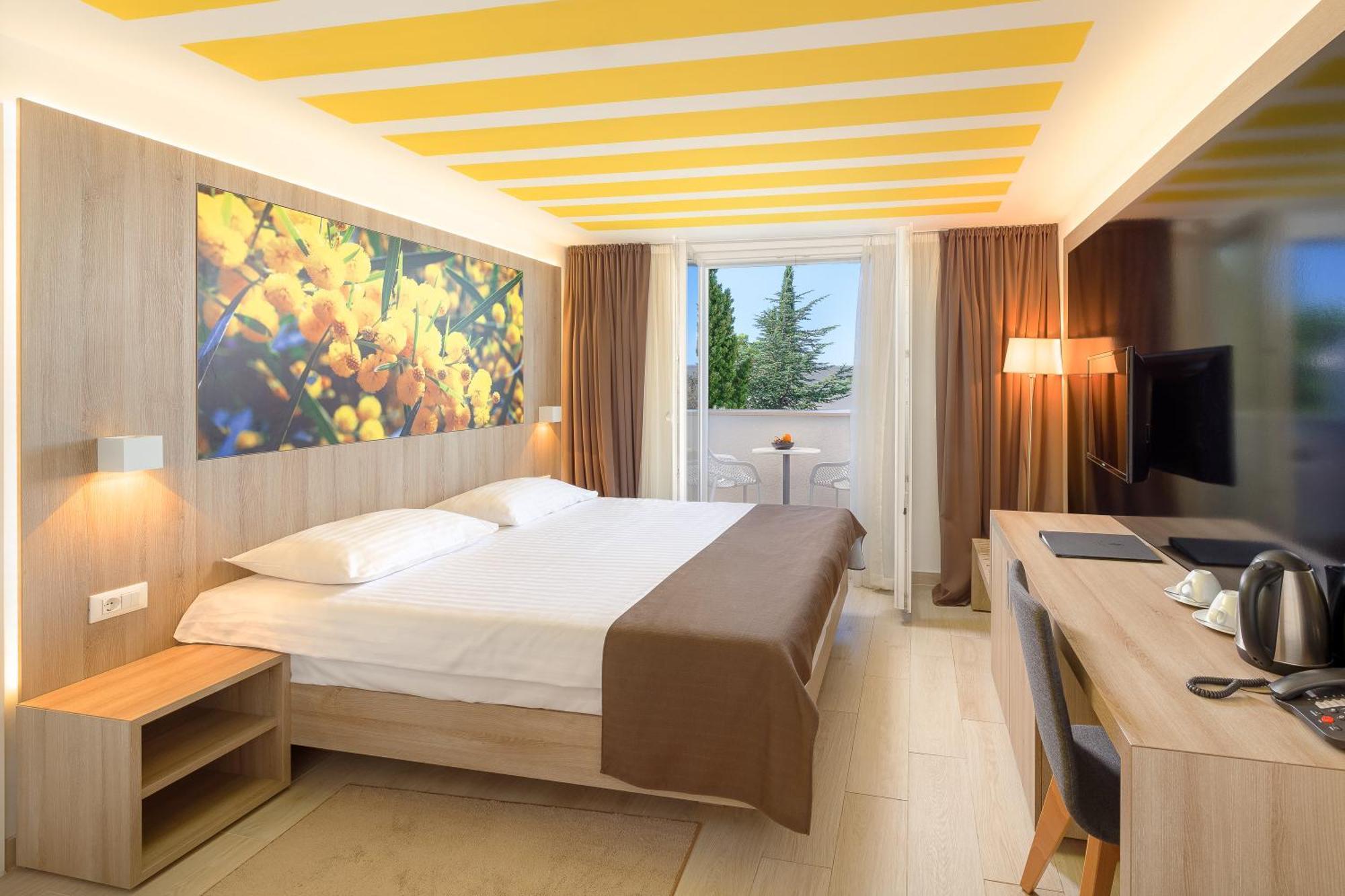 Comfort Double Room Residence Balcony Garden view