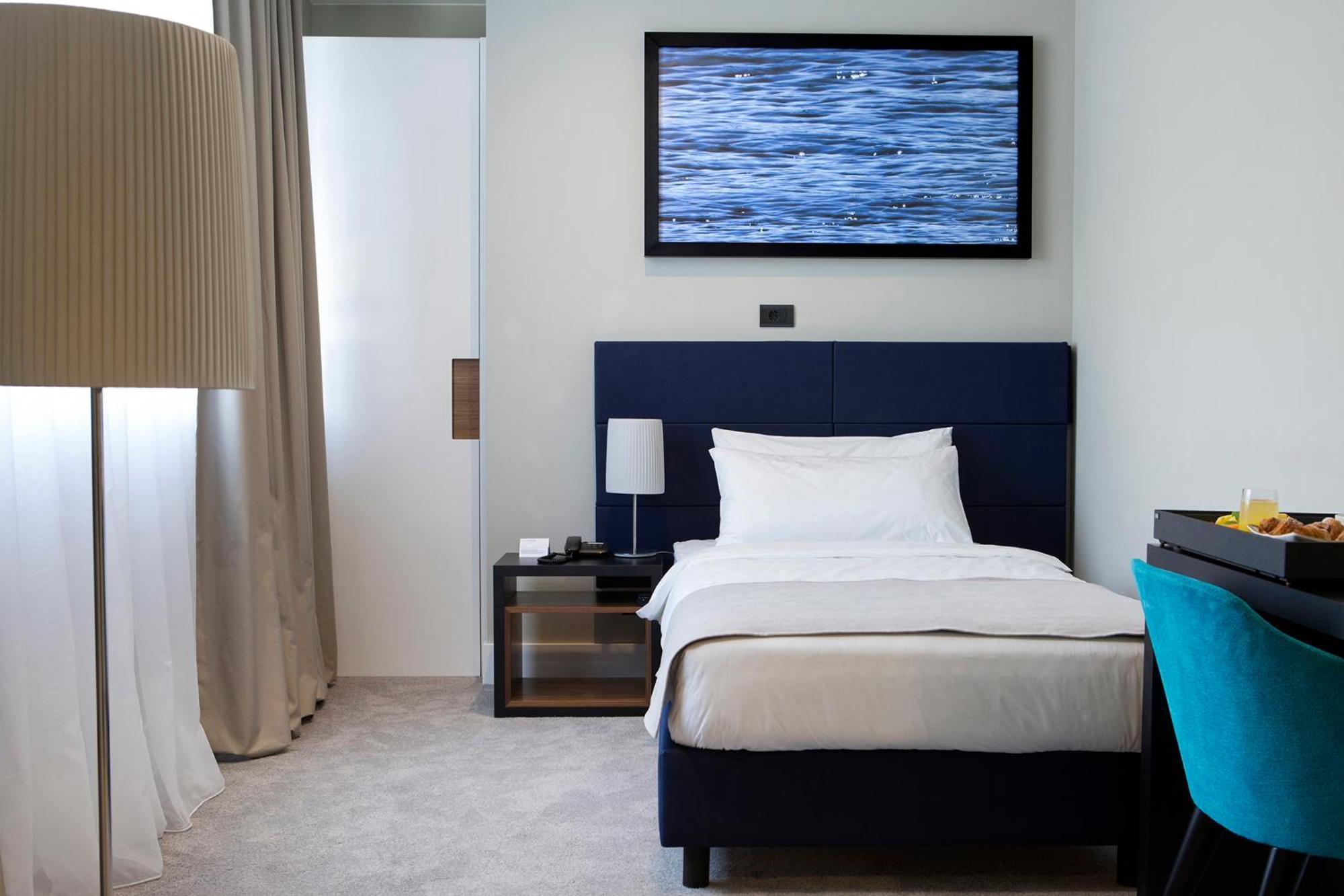 Classic Single Room with Disabled Access,1631585663:JPEG