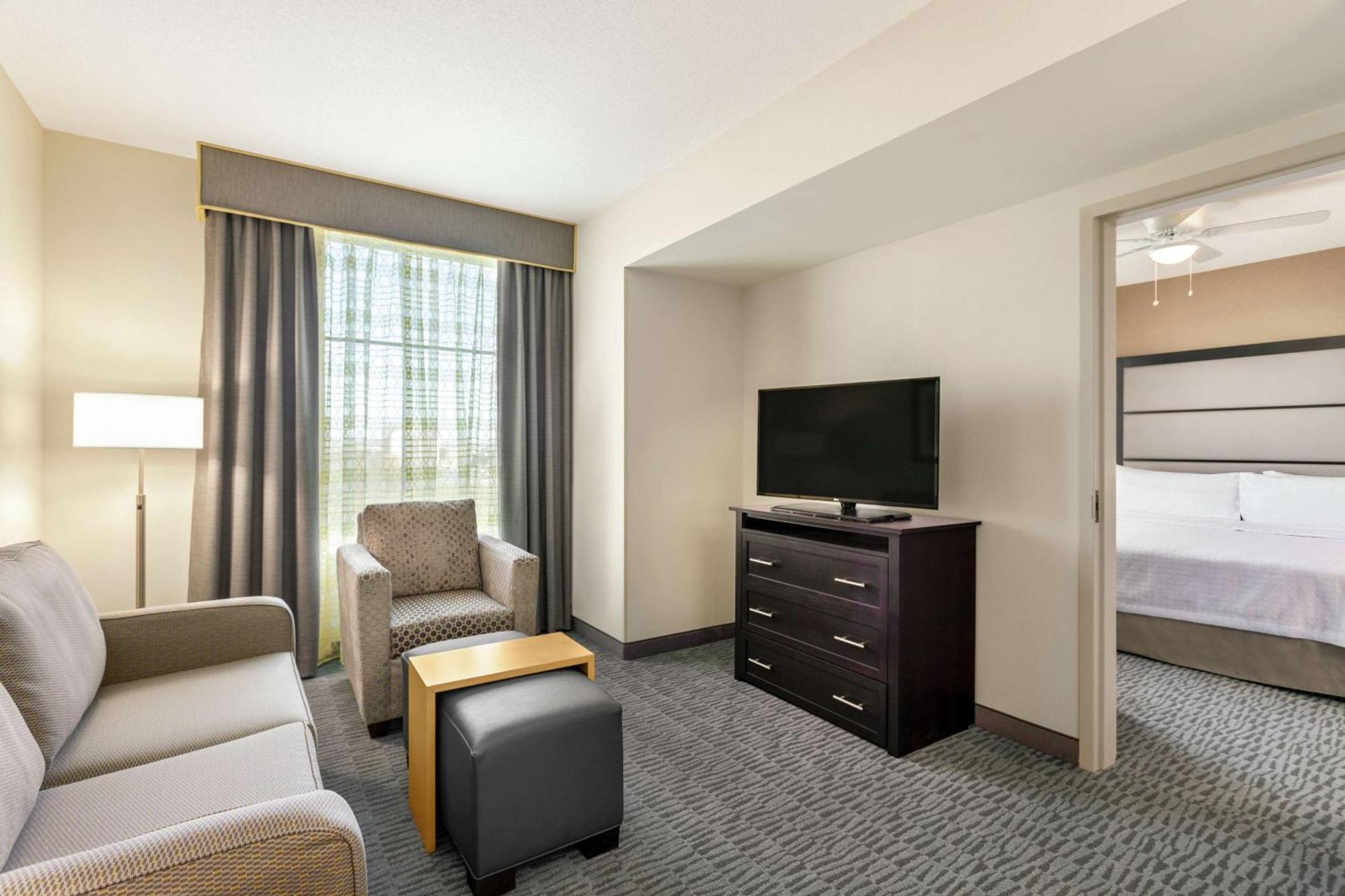 One-Bedroom King Suite Non-Smoking