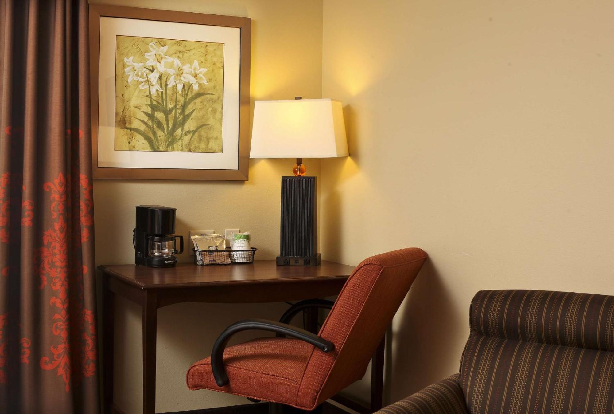 King Room with Accessible Tub - Mobility and Hearing Access/Non-Smoking