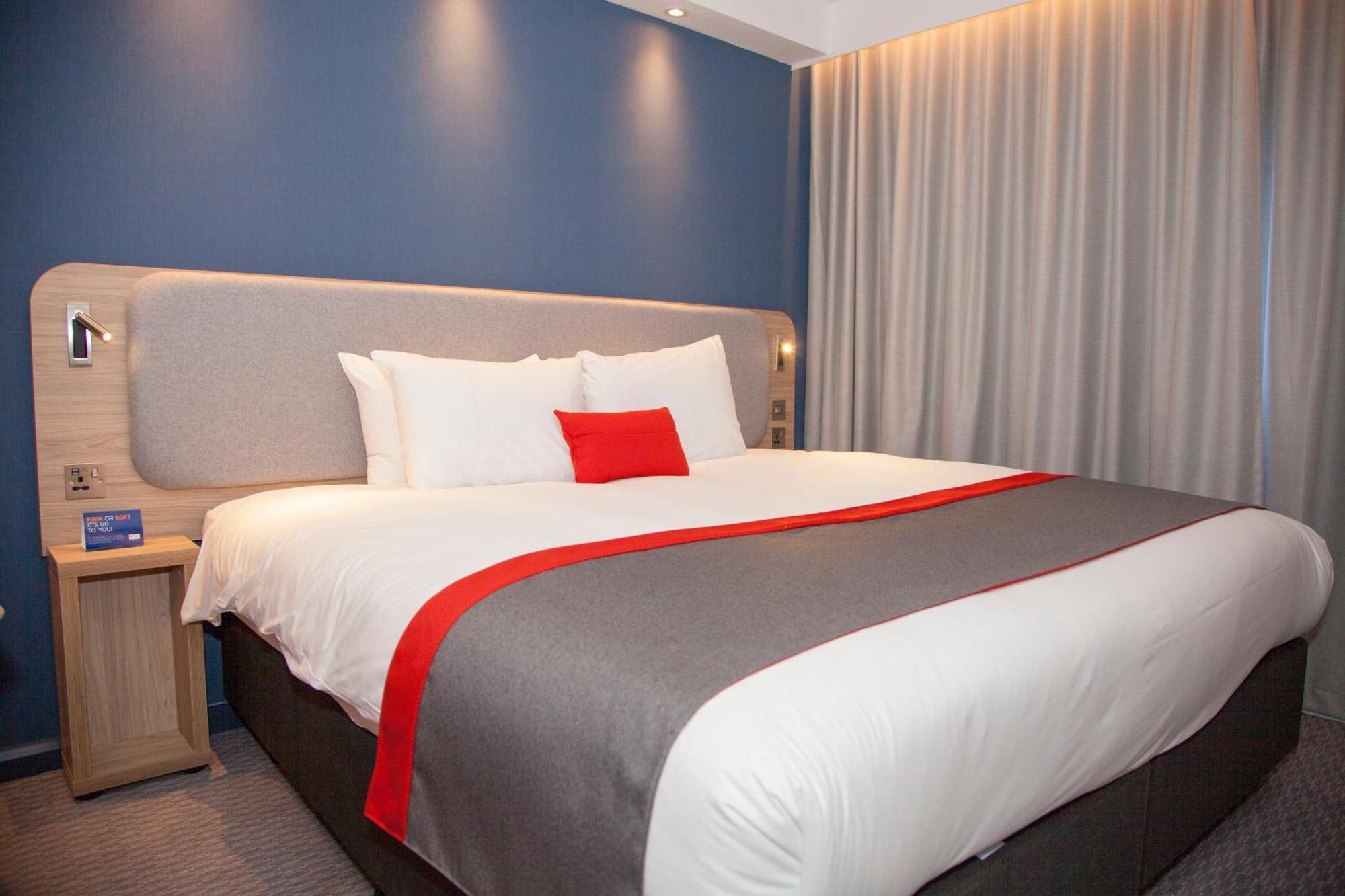 Standard King Room Hot