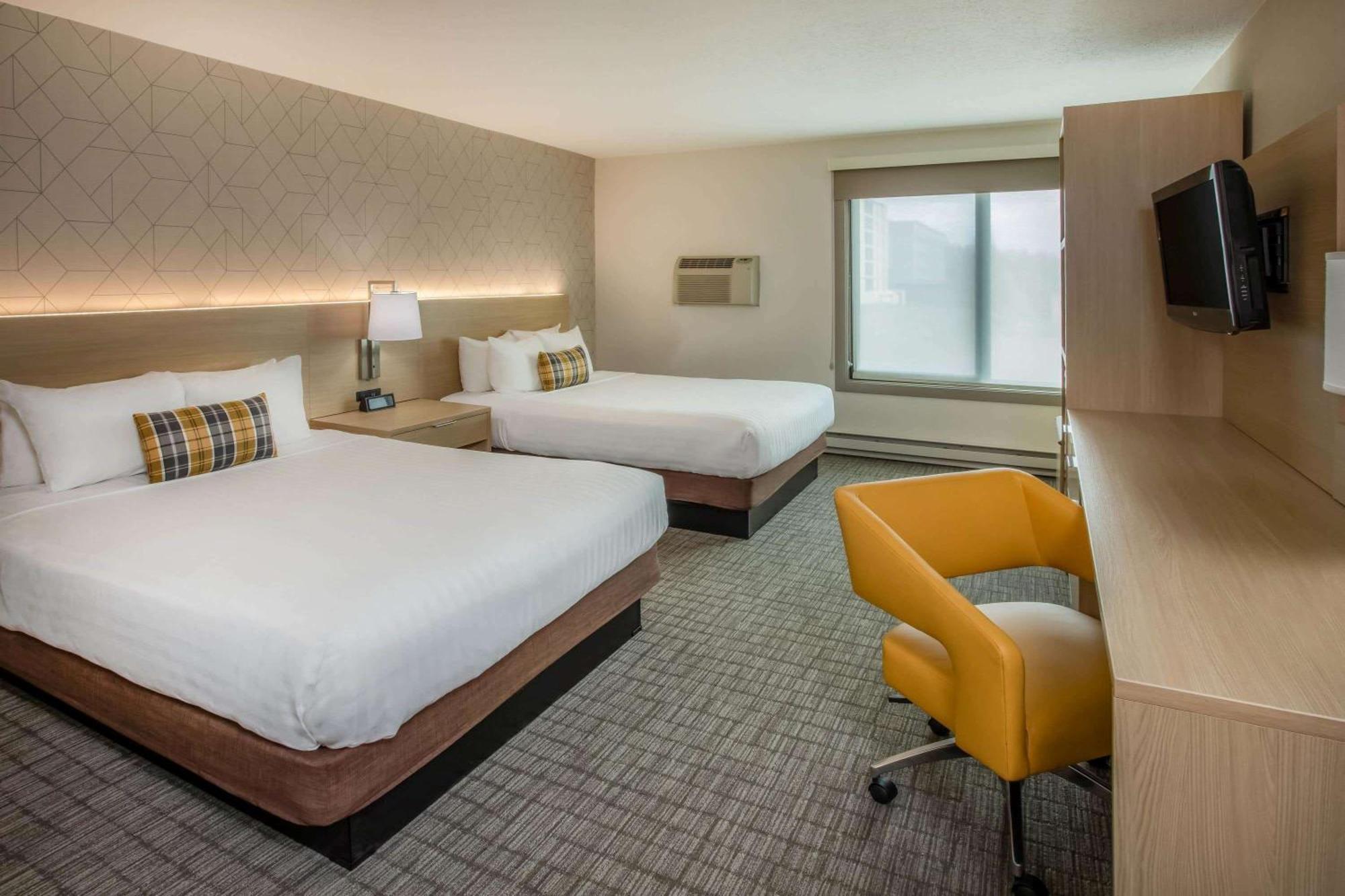 Queen Room Two Queen Beds Non-Smoking