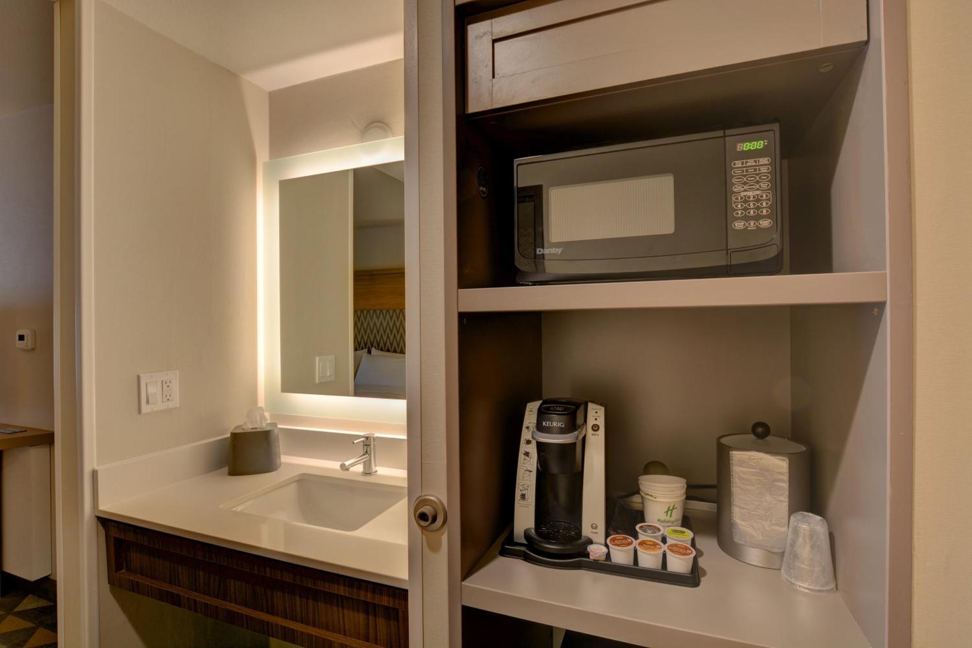 Standard Room,1282949062:JPEG