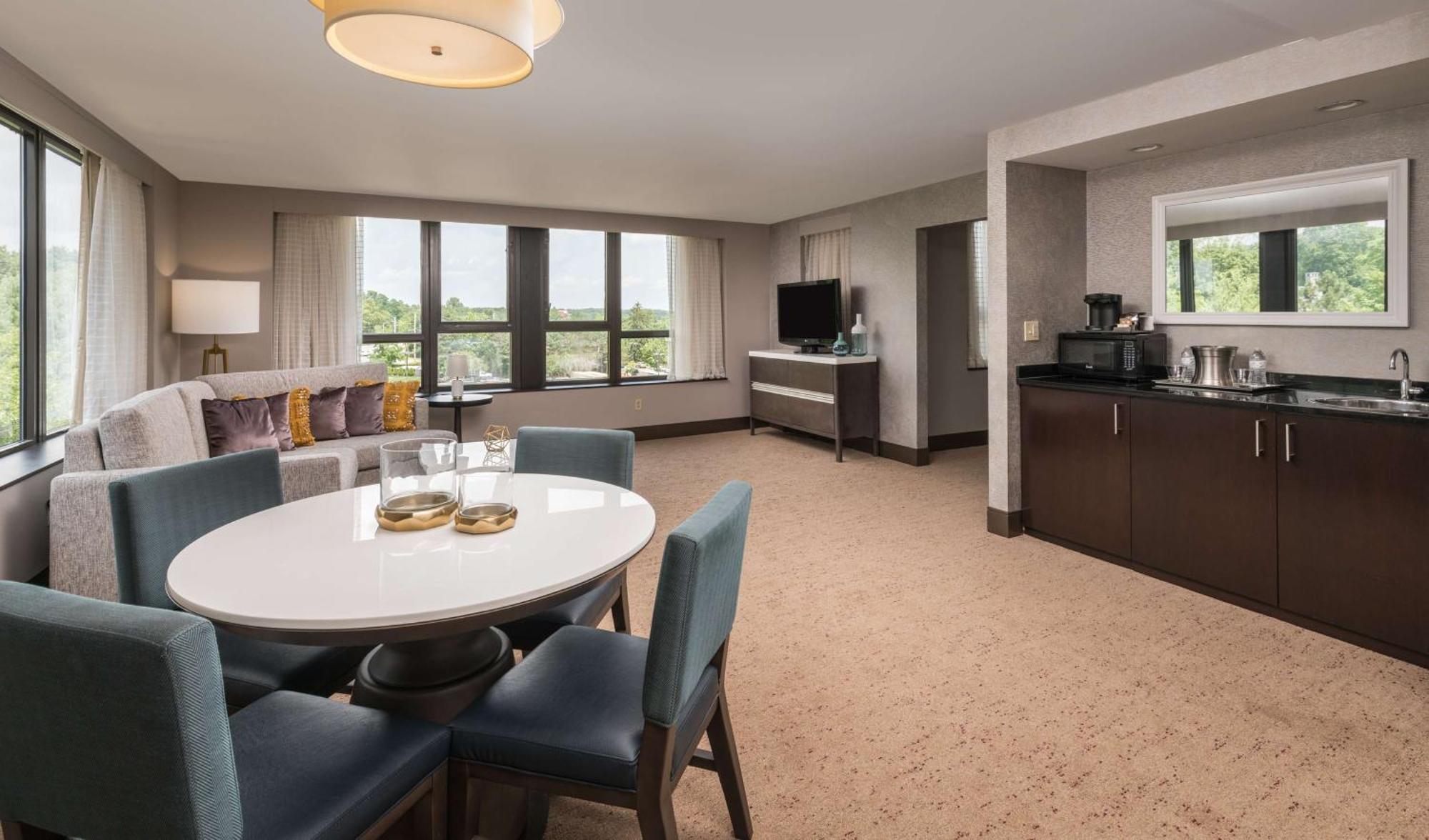 Luxury Suite