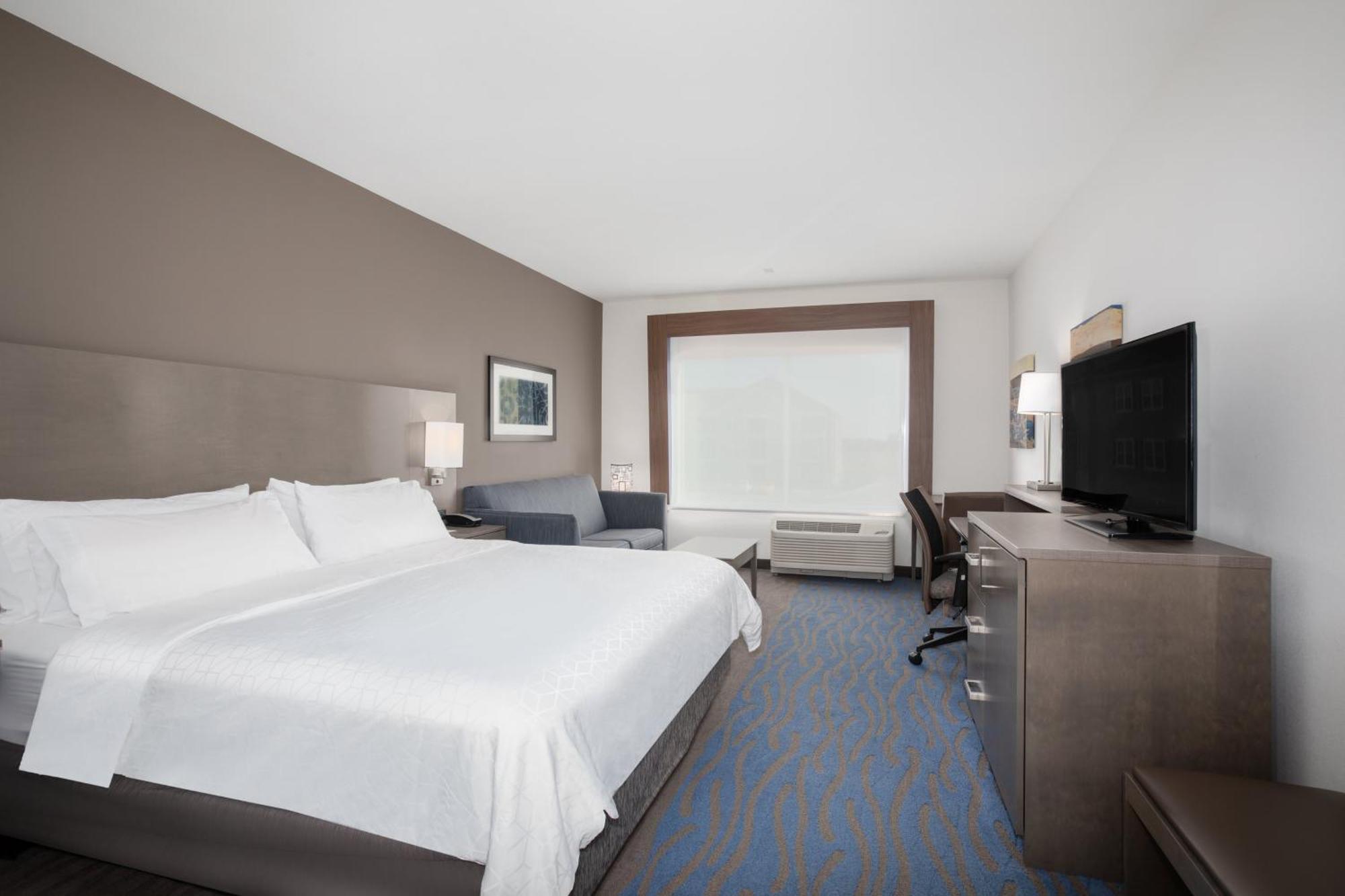 King Suite Additional Living Area