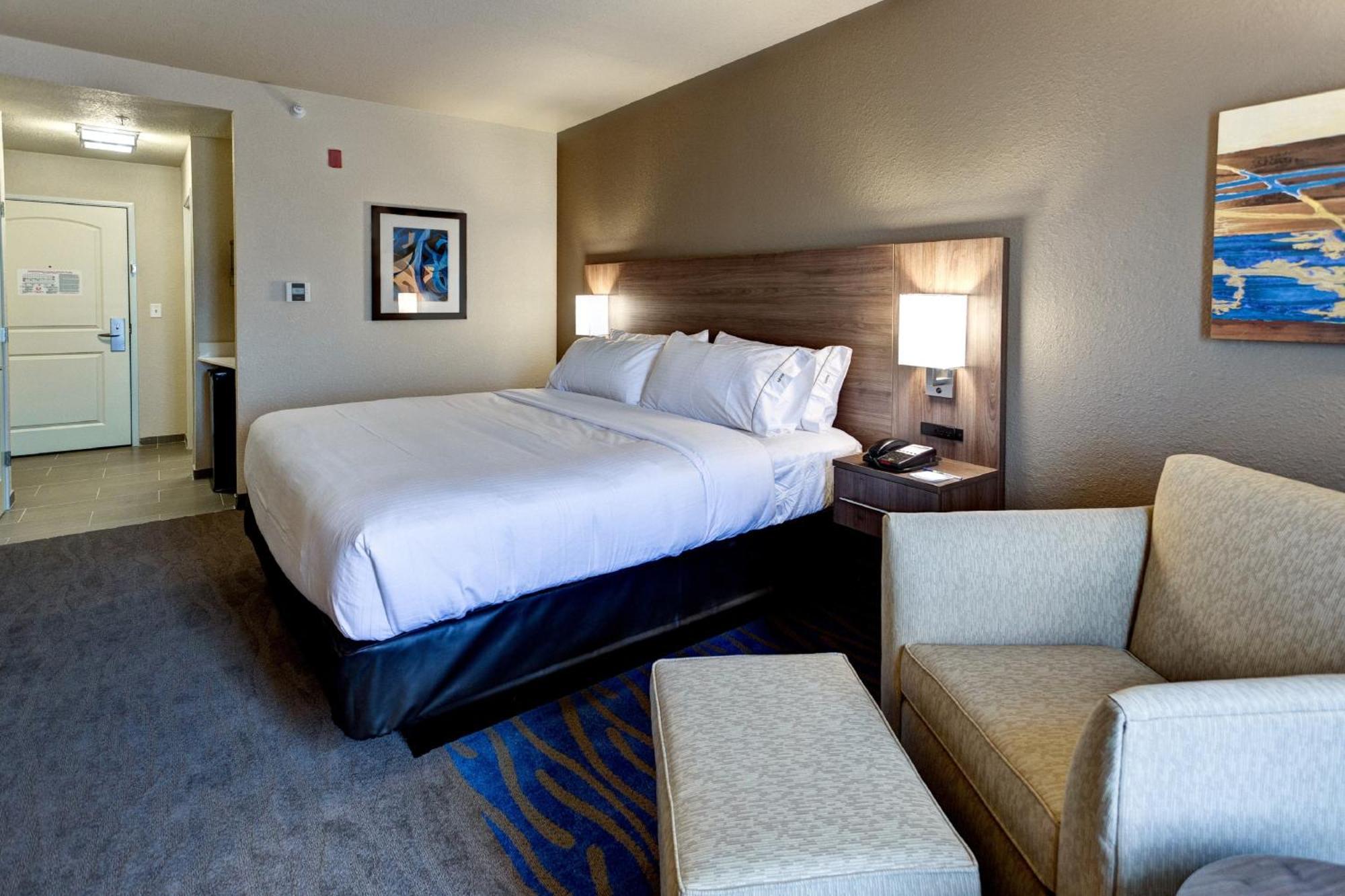 One-Bedroom Suite Disability Access Roll Shower