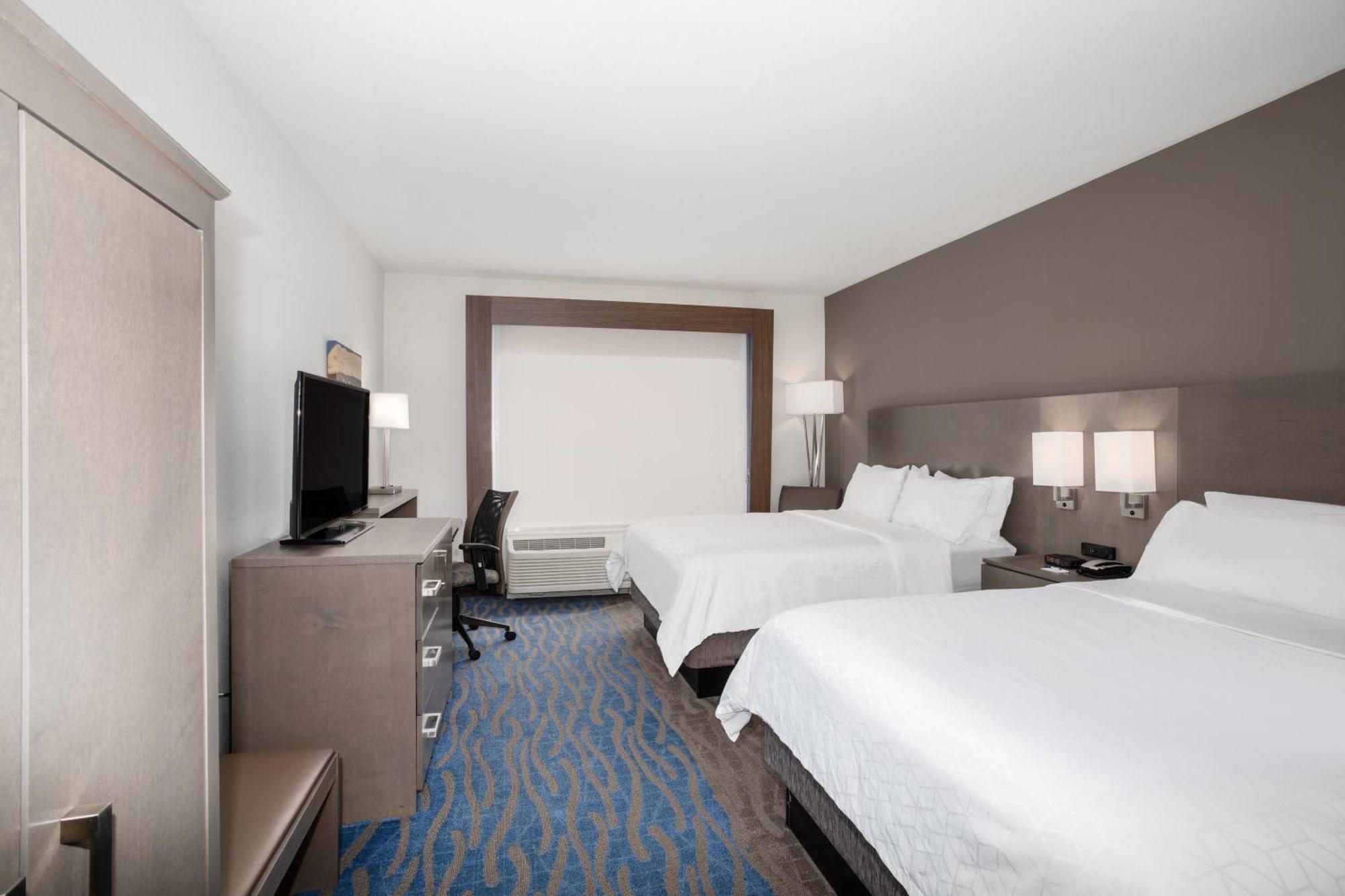 Standard Queen Room Two Queen Beds