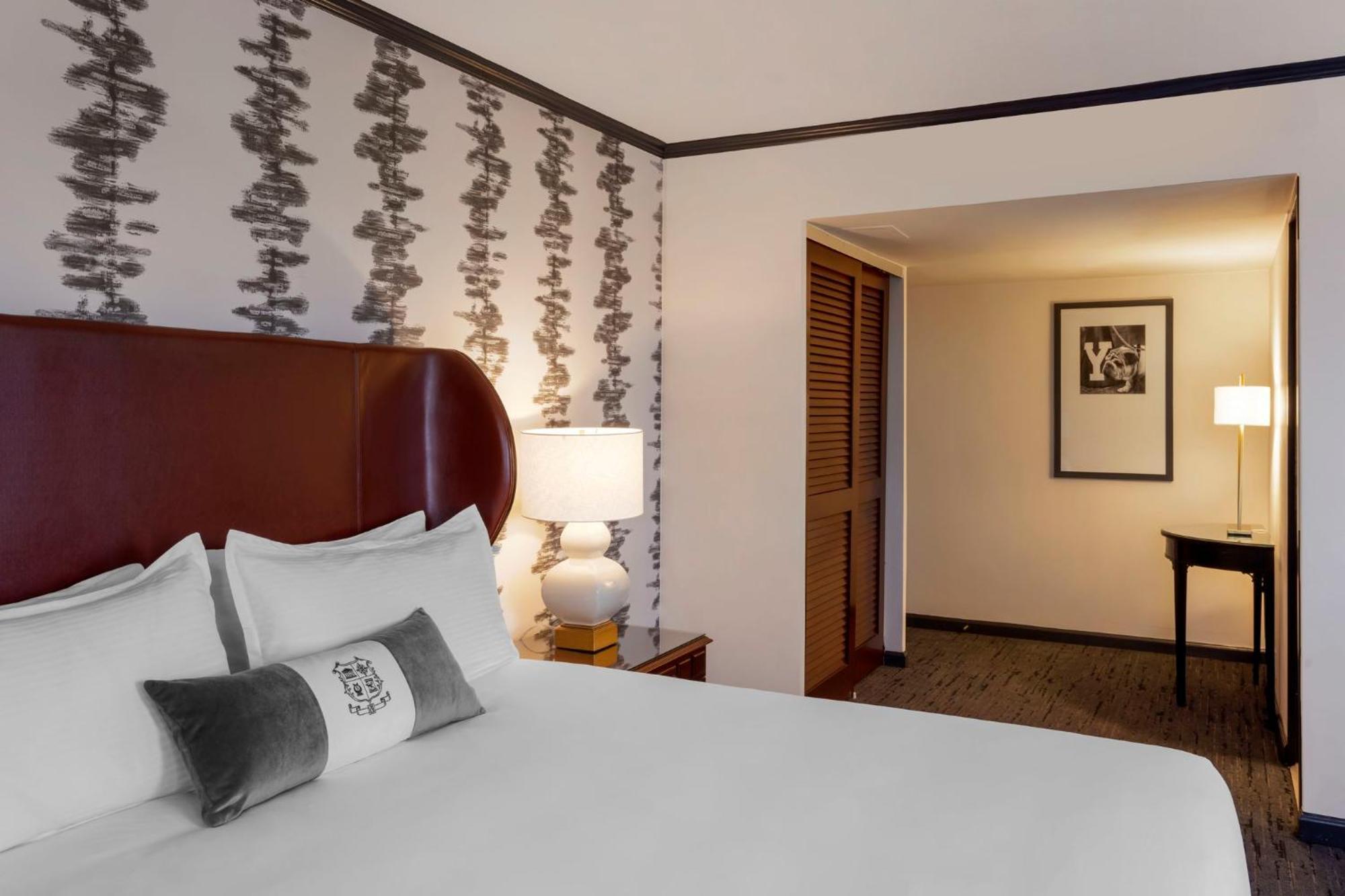 Deluxe Room 2 Queen Beds