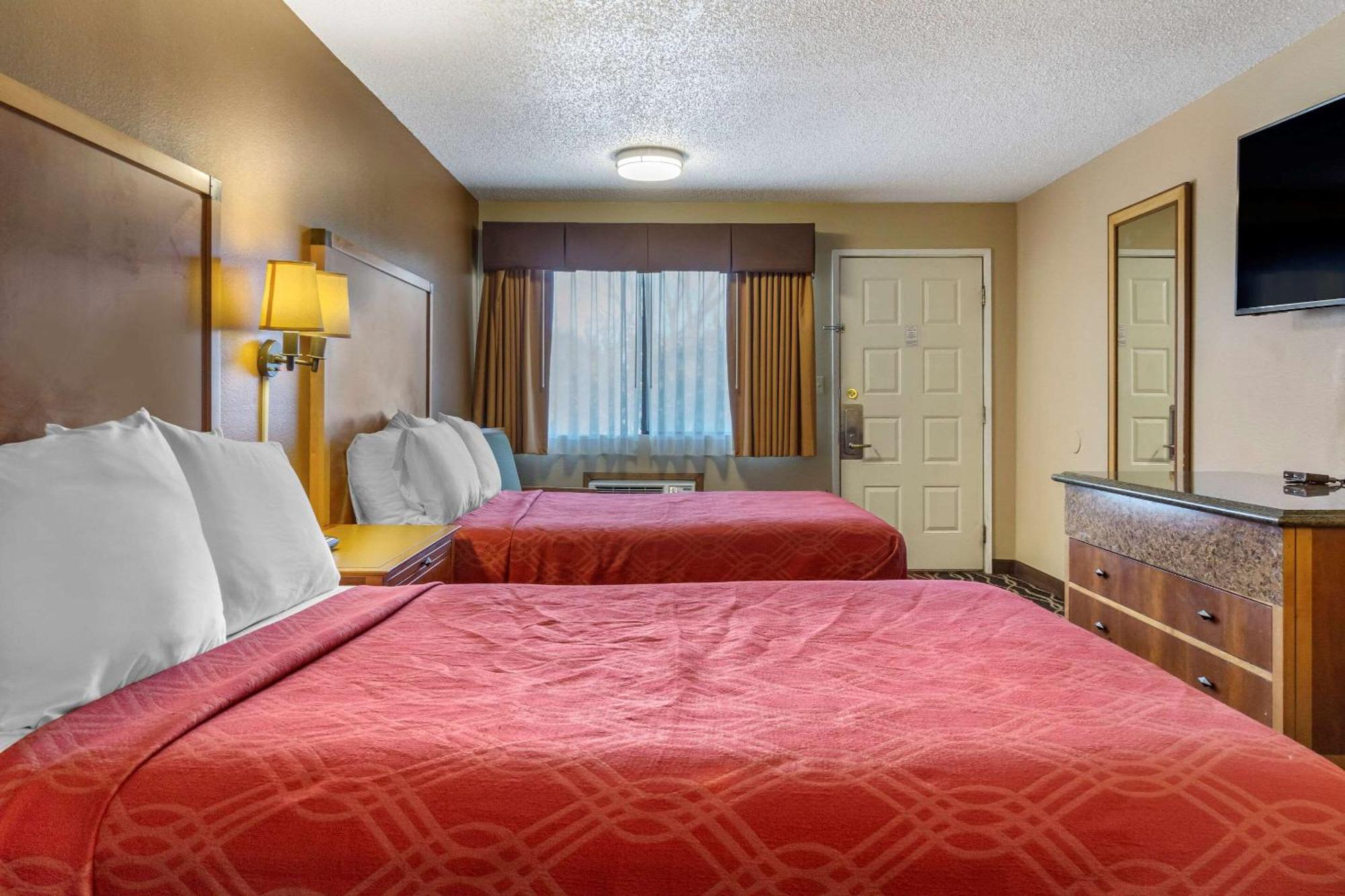 Superior Double Room Two Double Beds Lake View or Non-Smoking