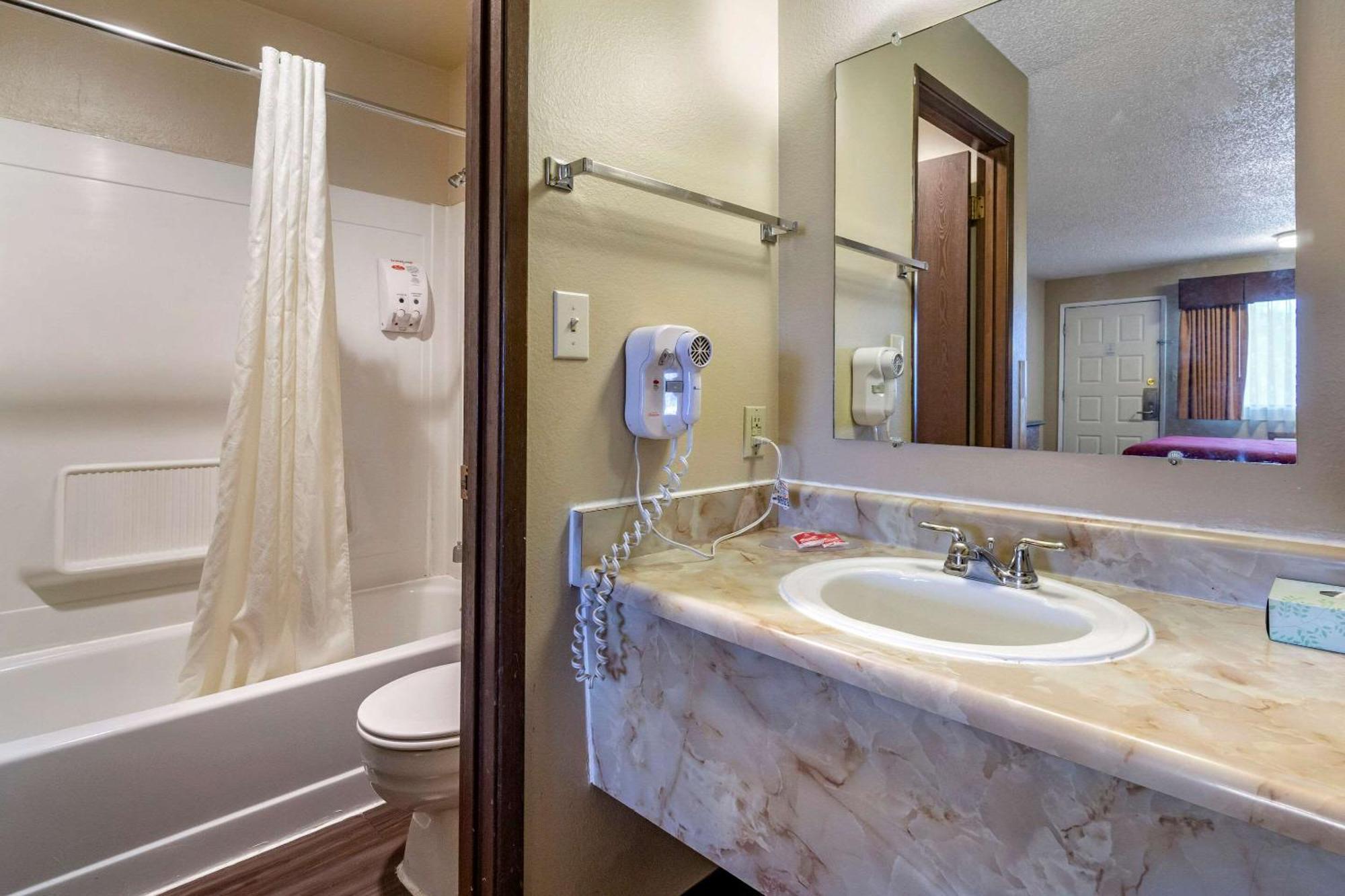 Superior Double Room Two Double Beds Lake View or Non-Smoking