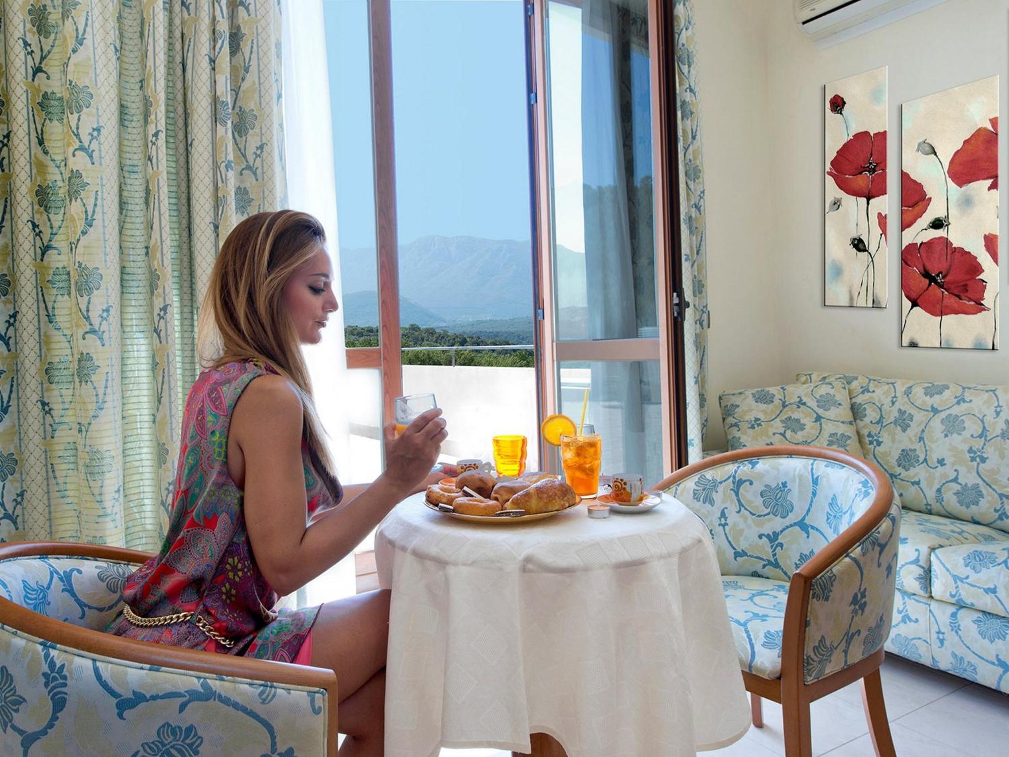 Deluxe Double or Twin Room