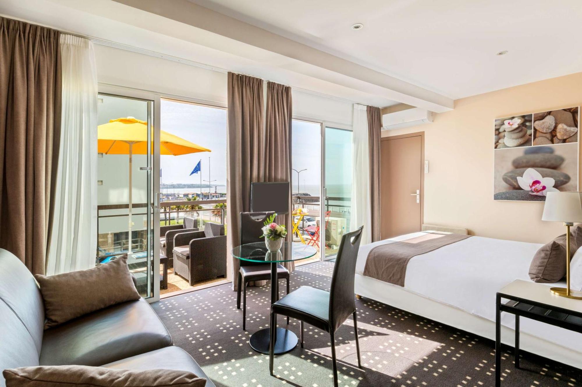 Junior Suite with Sea View and Terrace,1284123265:JPEG