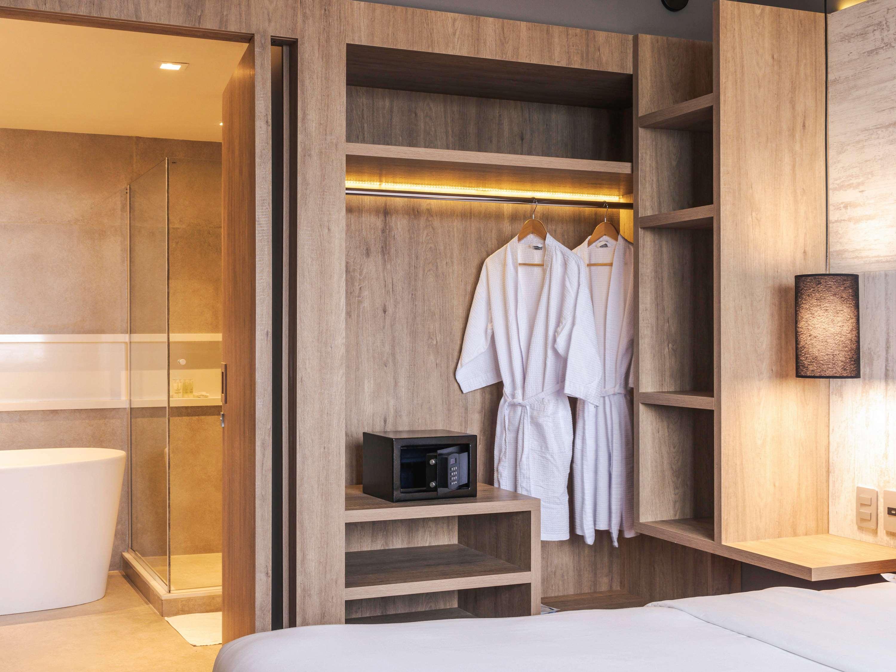Superior King Suite