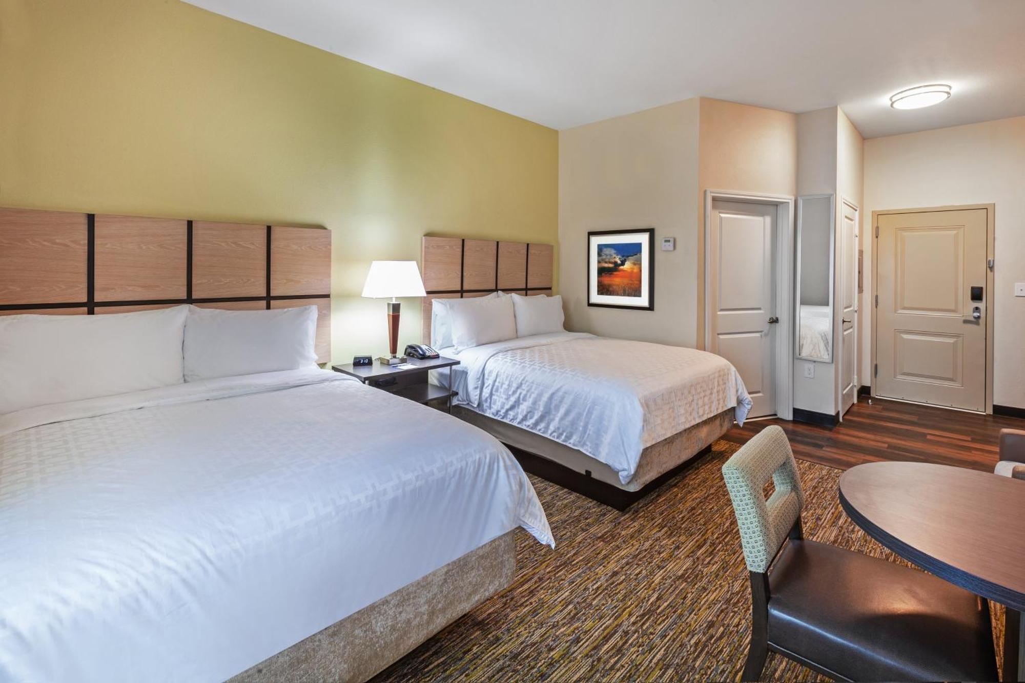 Studio Suite Two Queen Beds