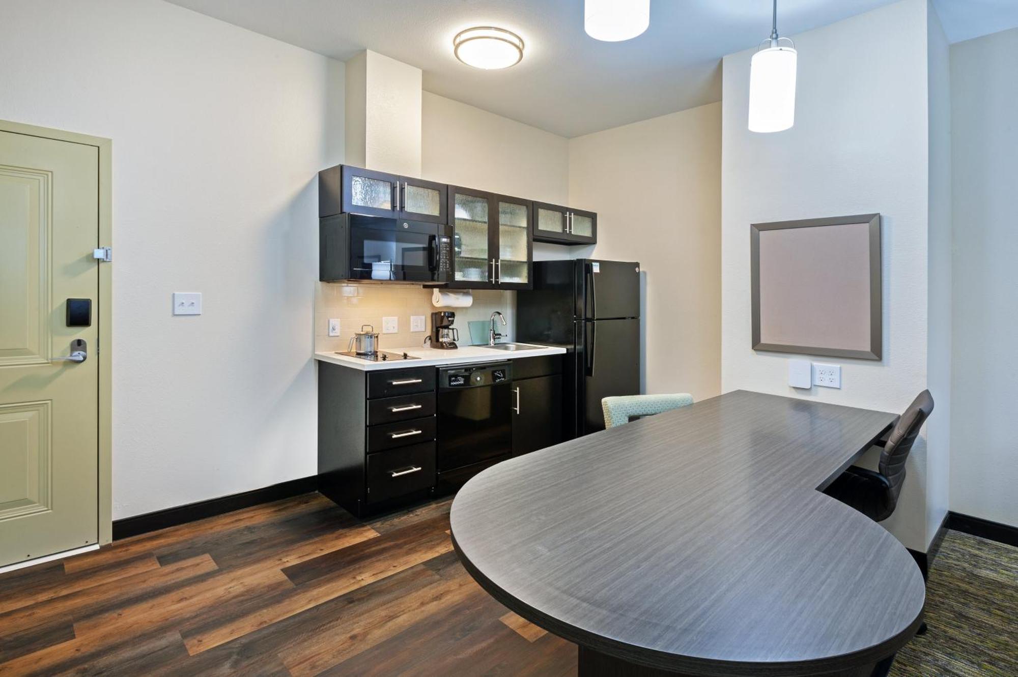 One-Bedroom King Suite Non-Smoking